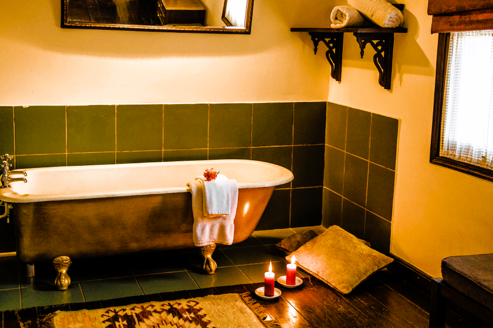 Cottage-Rolltop-Bathroom-First-Floor-1.png