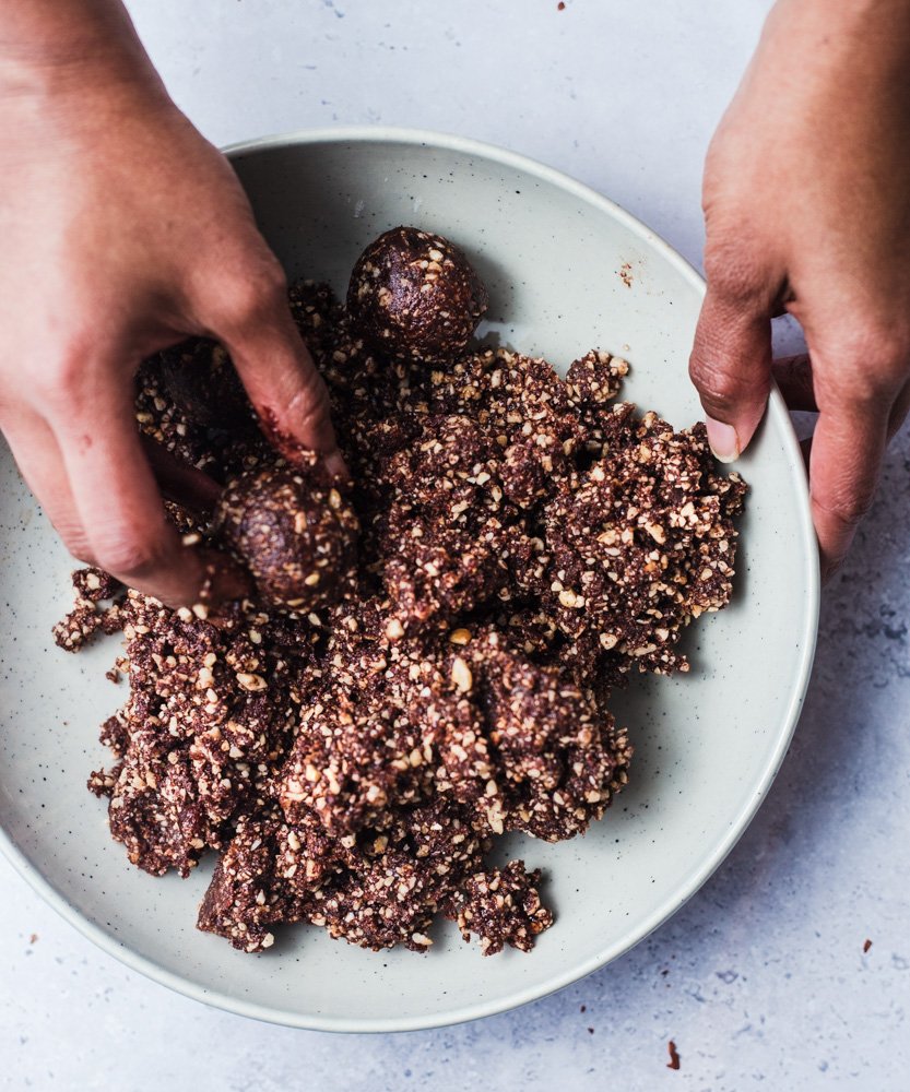 Chocolate-Hazelnut-Ball-3.jpg