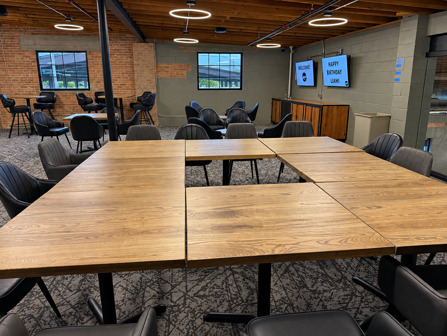 Optional group table layout- handy for meetings