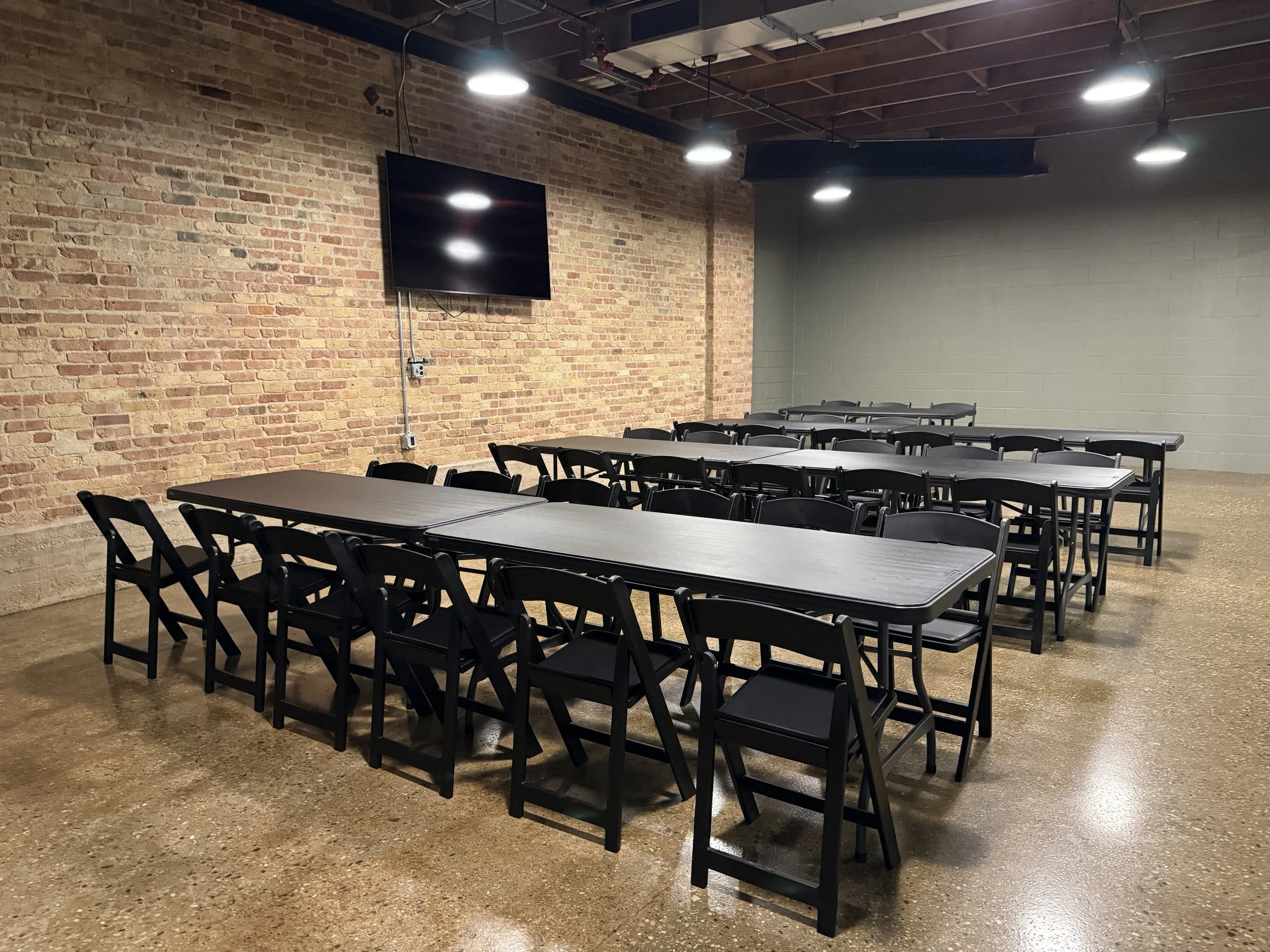 Room can be set with many different table layouts