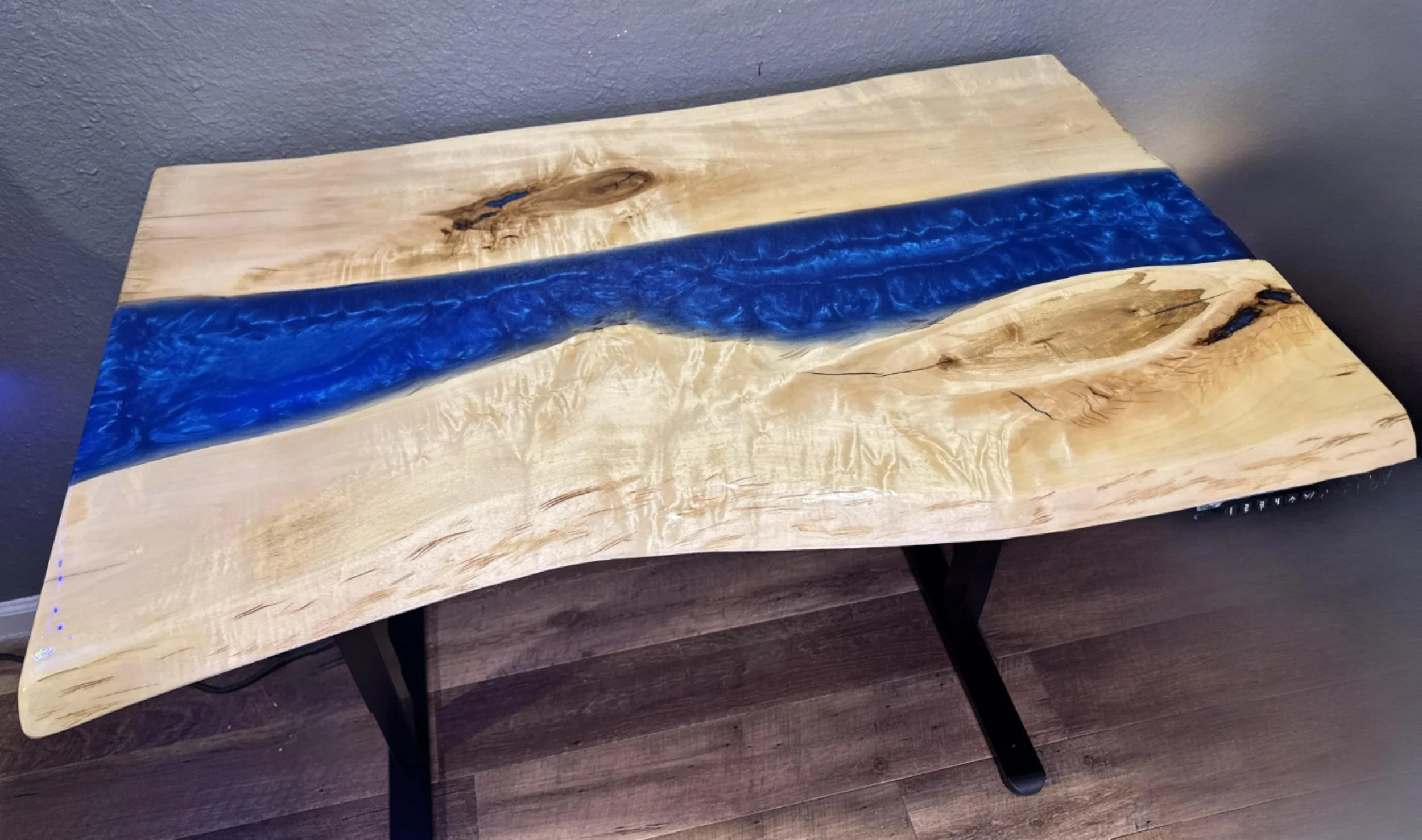 Epoxy Desk 1.JPG