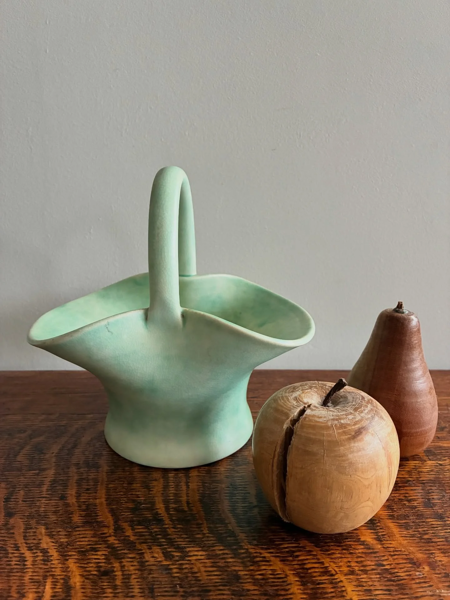 N E W  I N

What&rsquo;s better than a vase? What&rsquo;s better than a basket? A basket that&rsquo;s ALSO a vase, duh&hellip; this elegant and beautifully organic piece from Edward Radford combines the best of both. In fact, it is just&hellip; both.