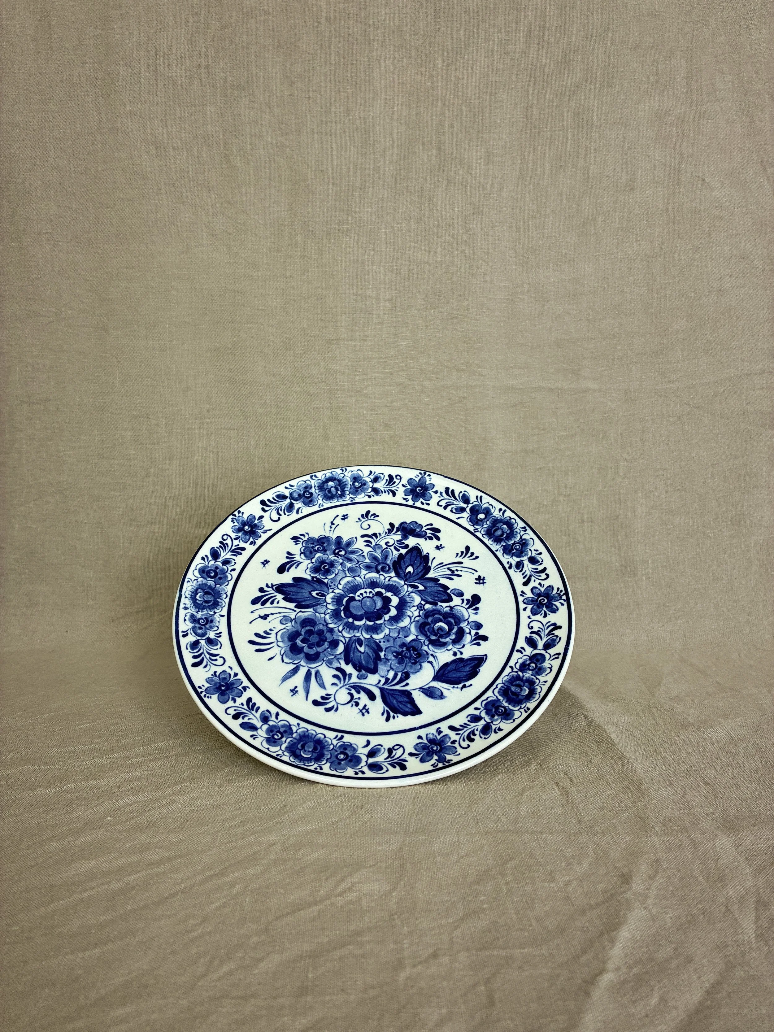 Daphne Delft Hanging Plate-5.jpg