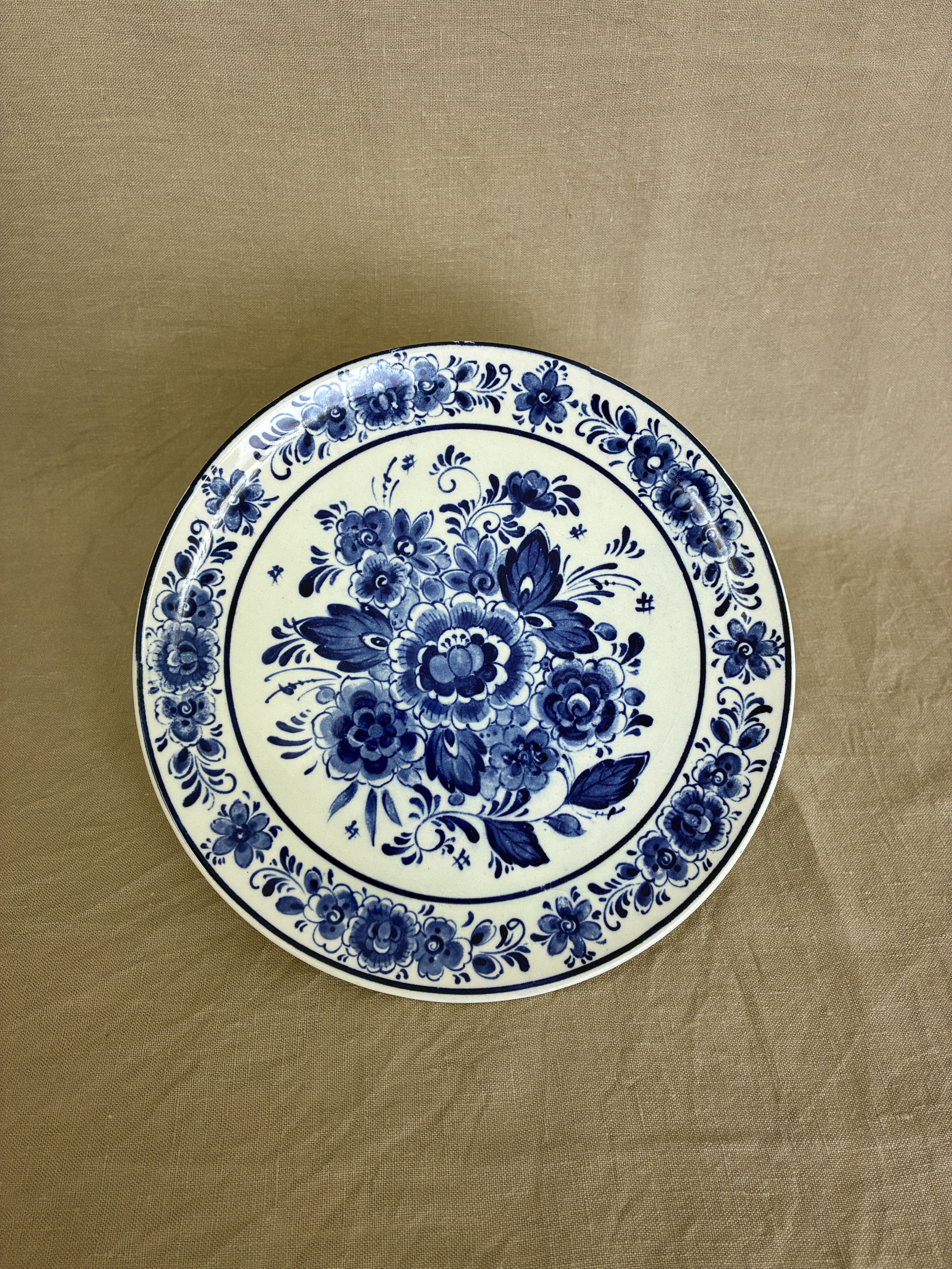 Daphne Delft Hanging Plate-3.jpg
