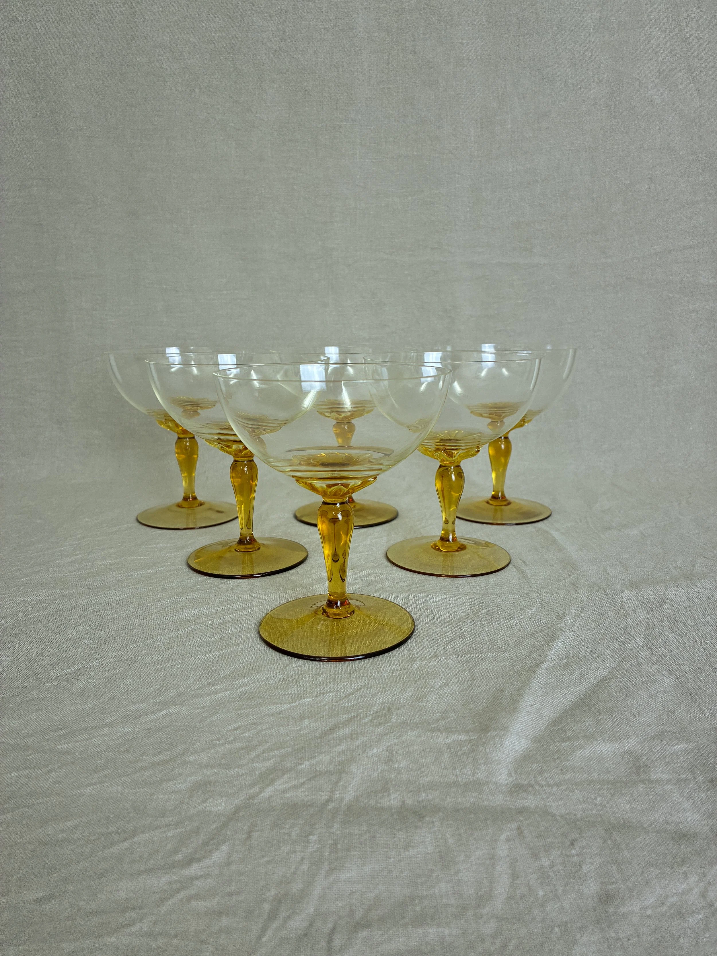 Starina Champagne Coupes - 4.jpg