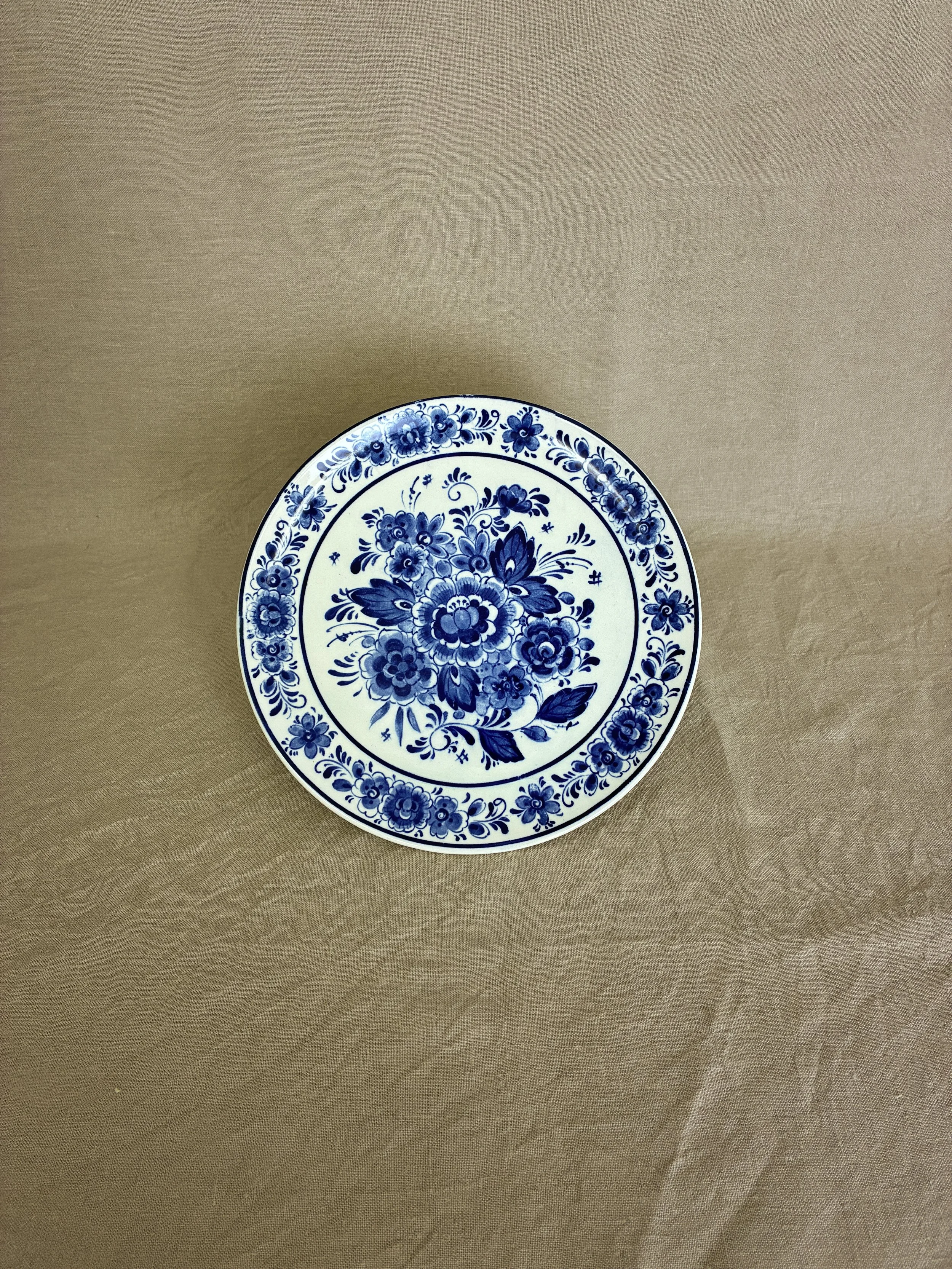 Daphne Delft Hanging Plate-4.jpg