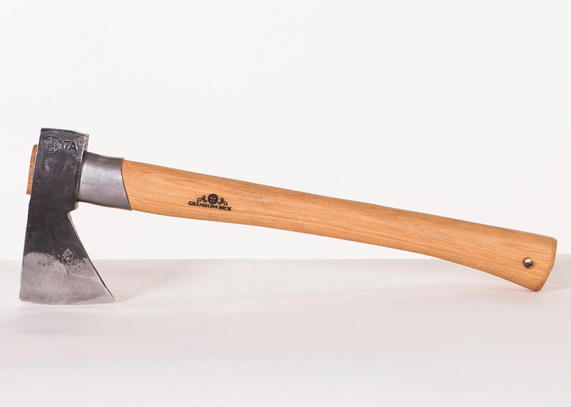 425-Outdoor-Axe.jpg