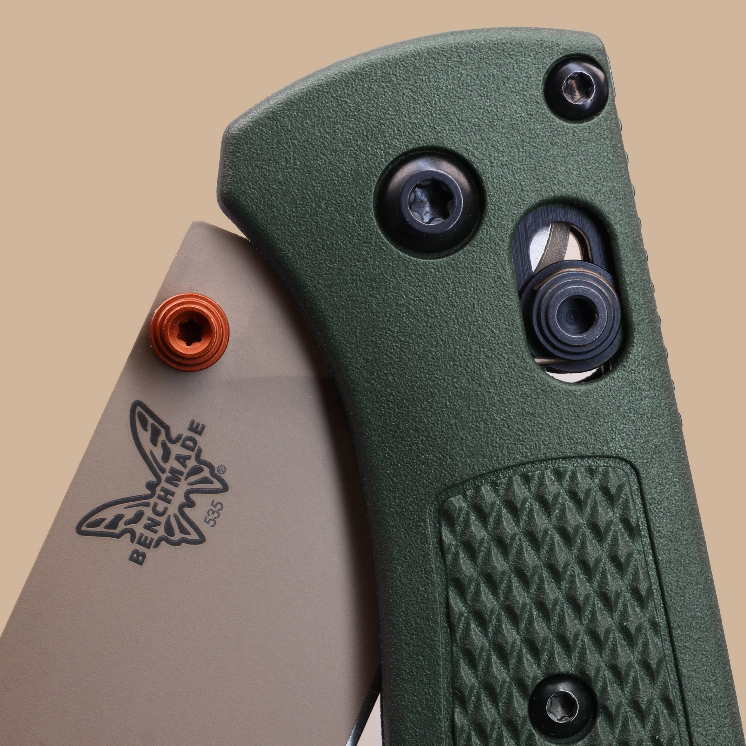 S1_26_535TN-2601 Bugout_Lifestyle_Russ Cosgrove_2A6A7213.jpg