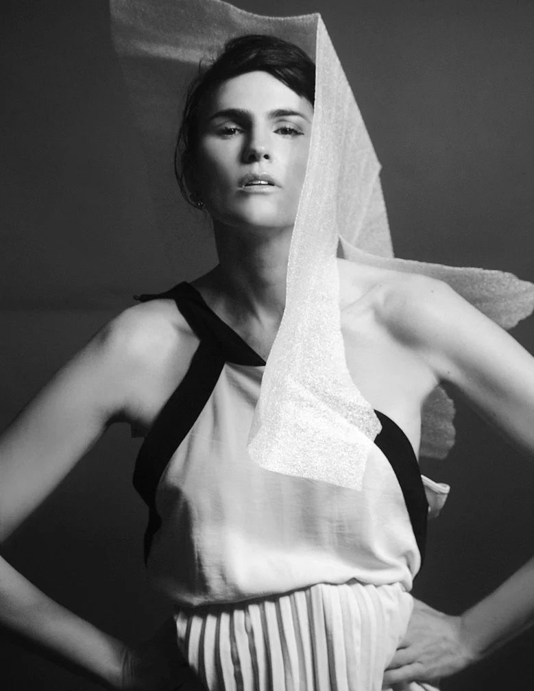 Nicola Dow, Dutch fashion model based in Amsterdam shot by Elina Kechicheva, dutch model, black and white picture