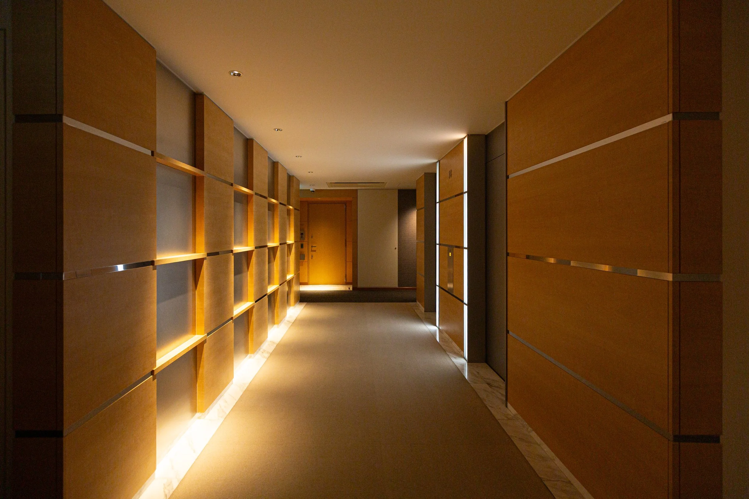 22 - Hallway.jpg
