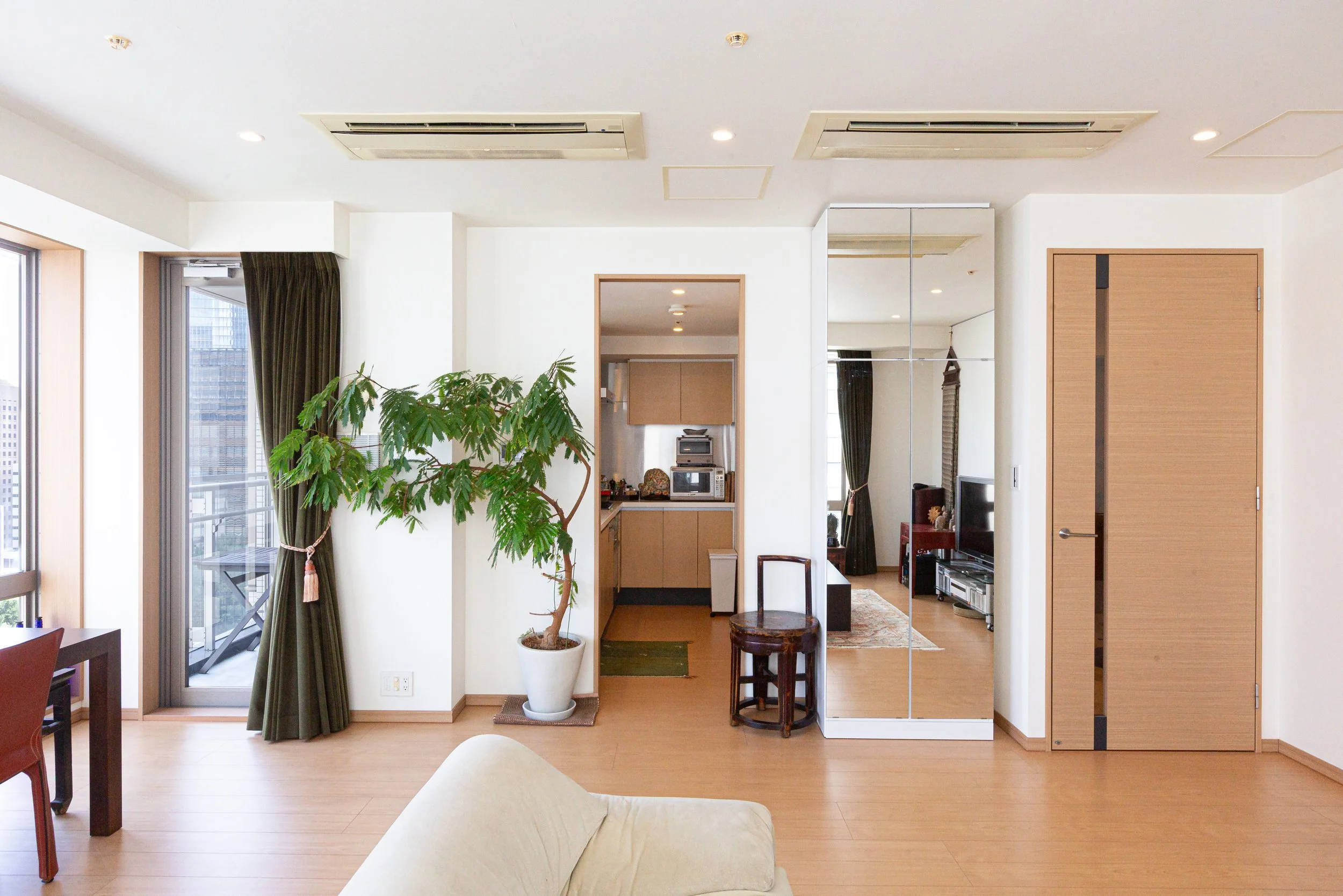 03 - Living Room.jpg