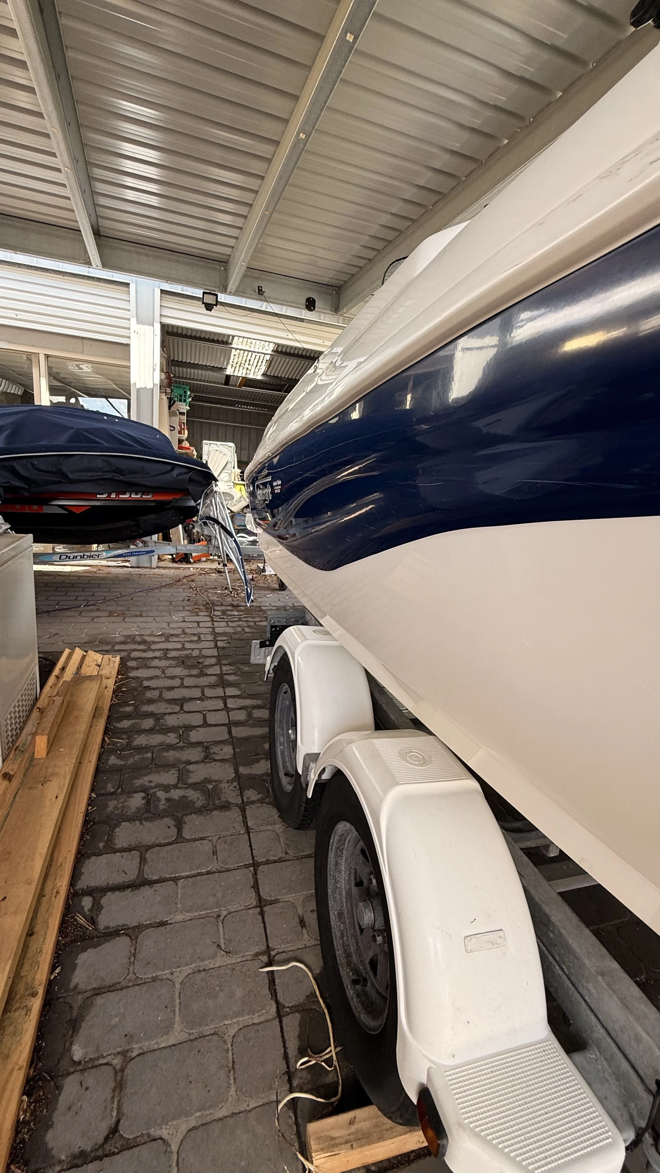 Simple Exterior Boat Wash (Price Per Metre)