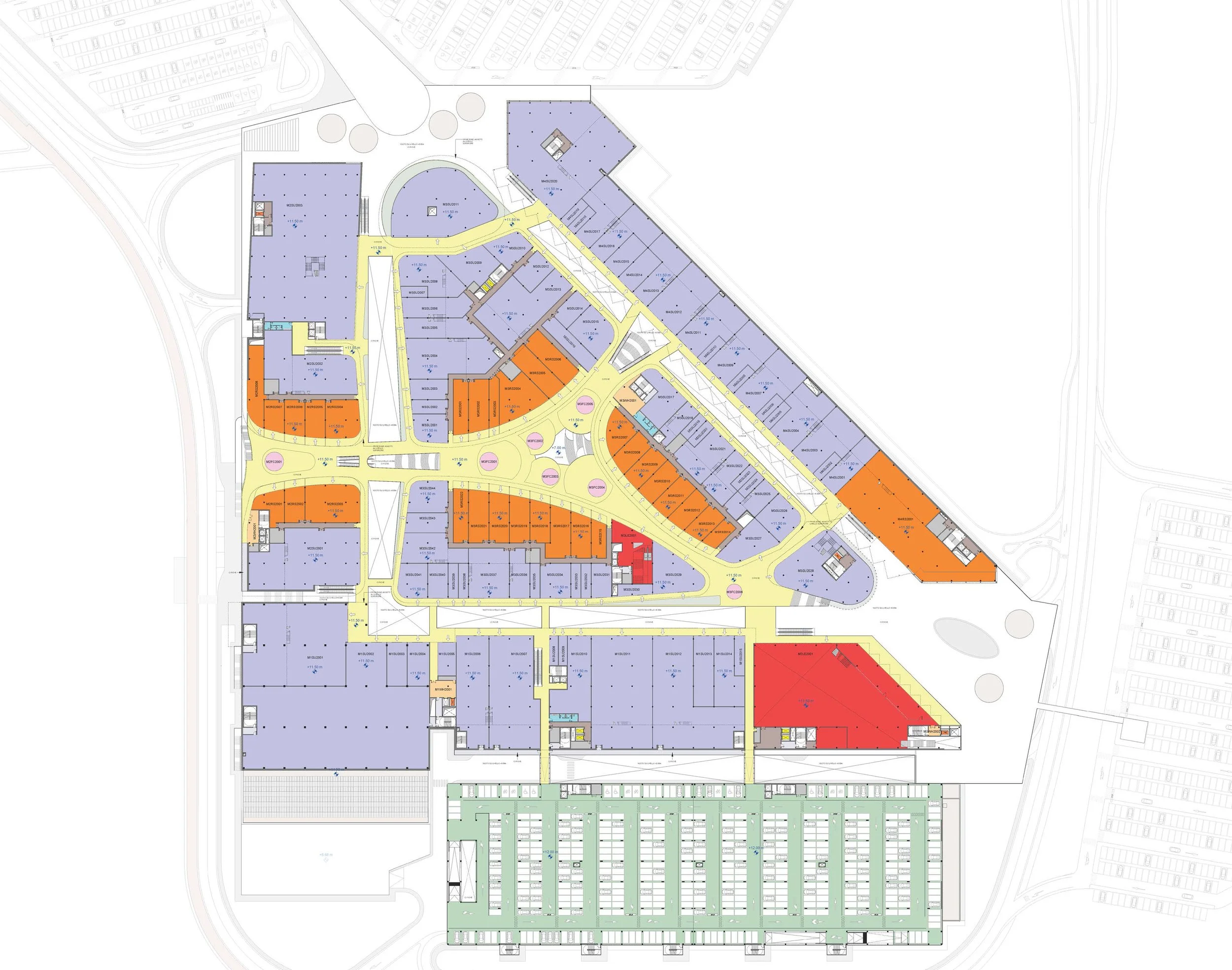 Plano detallado de un centro comercial con áreas de tiendas en diferentes colores y caminos peatonales.