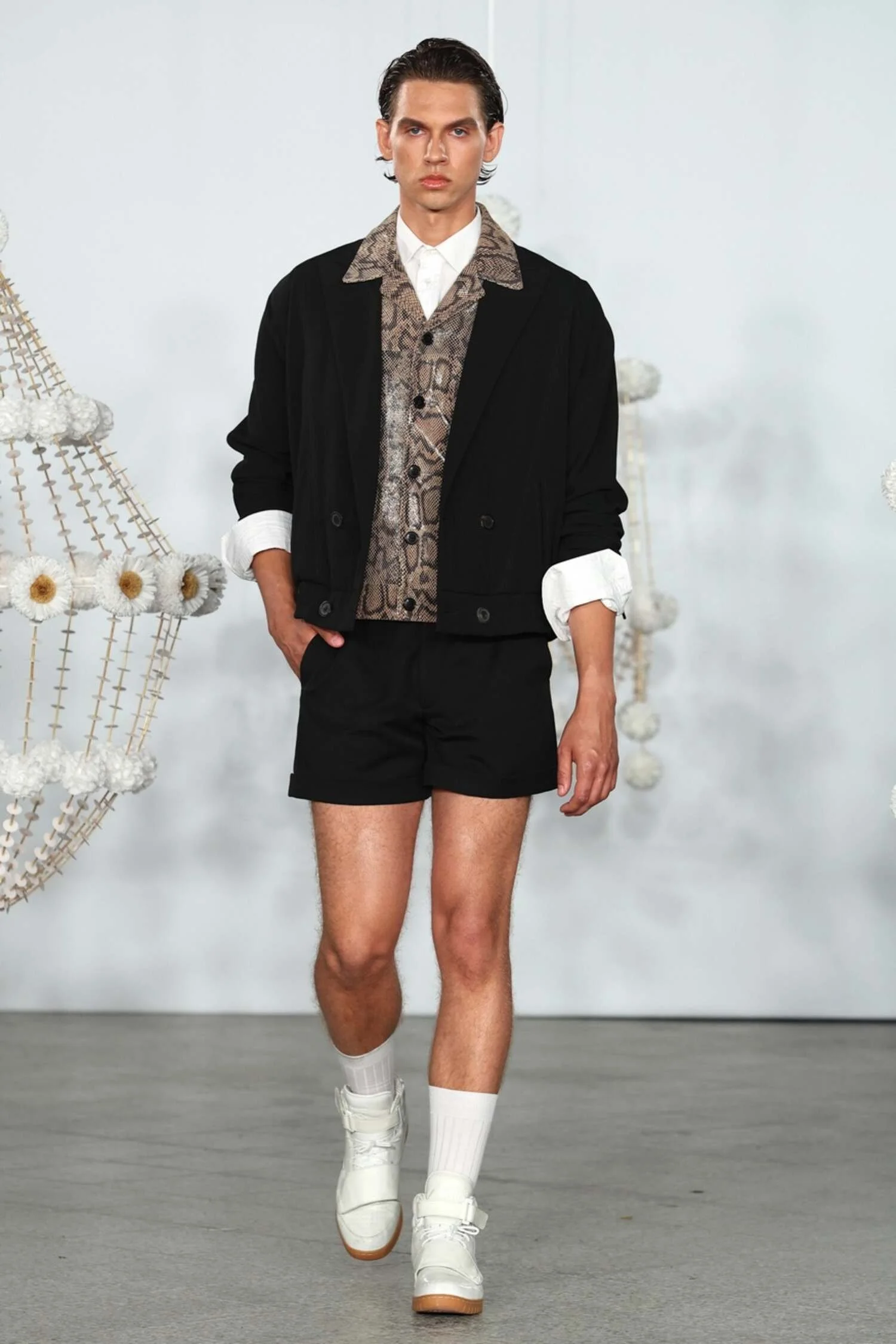 Mariusz_Przybylski_SS27_RUNWAY_Look09_Press_by_Boris Marberg_for_BFW.jpg