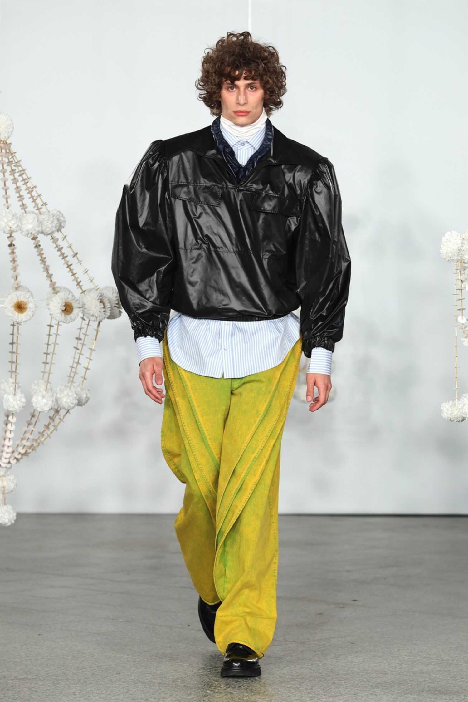 Mariusz_Przybylski_SS27_RUNWAY_Look03_Press_by_Boris Marberg_for_BFW.jpg