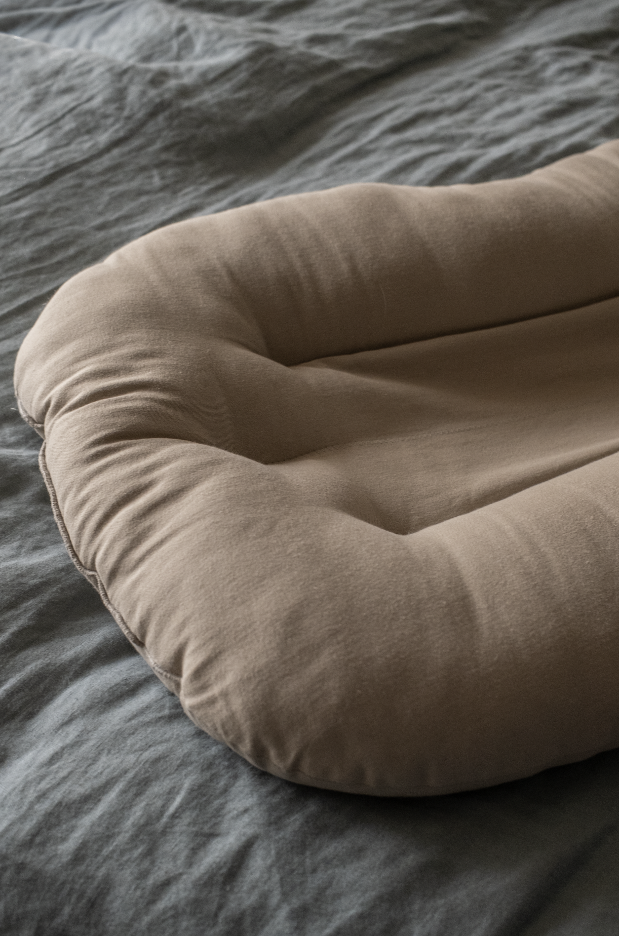 Snuggle Me Organic nestje, natural