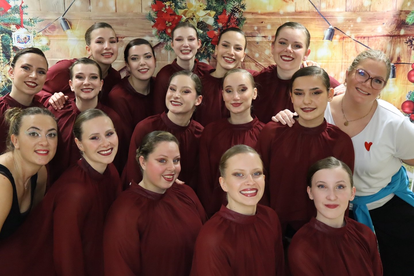 🎄💃 Retour sur le Gala de No&euml;l de l&rsquo;&Eacute;cole de danse de Gerstheim ✨

Nous avons eu le plaisir d&rsquo;installer notre photobooth &agrave; l&rsquo;occasion du gala de No&euml;l de l&rsquo;&Eacute;cole de danse de Gerstheim en d&eacute