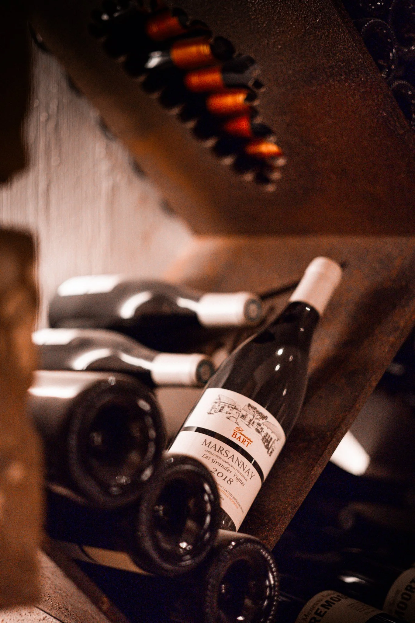 Shooting photo pour mettre des bouteilles de vin en avant