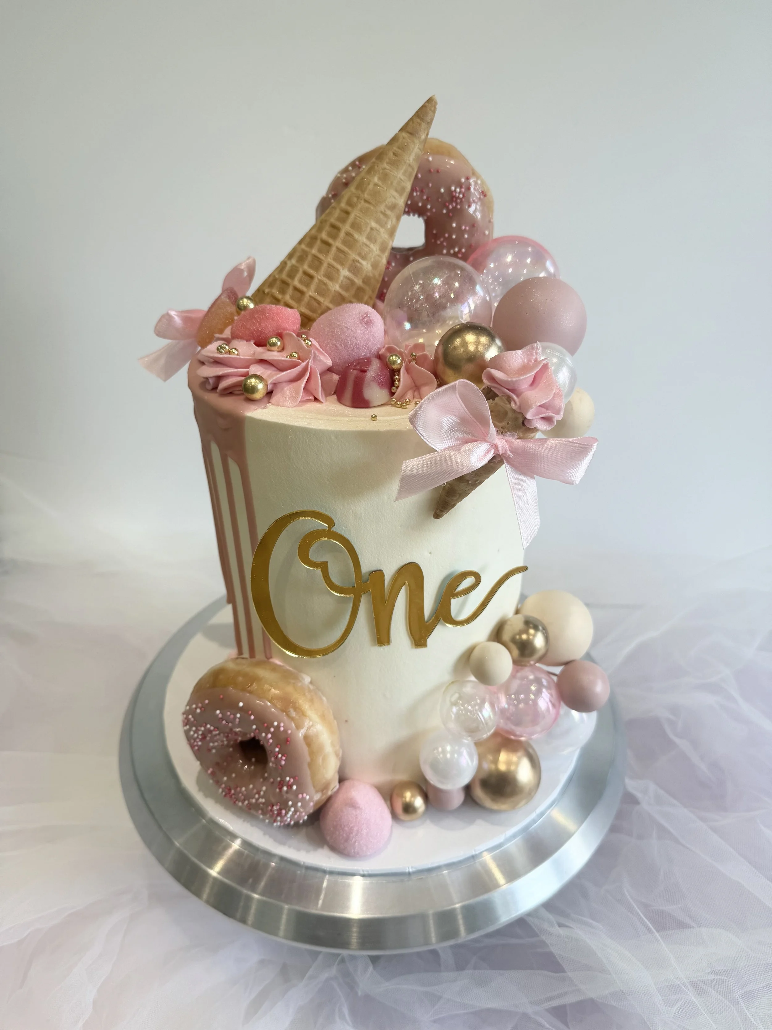 6" Bespoke Cake