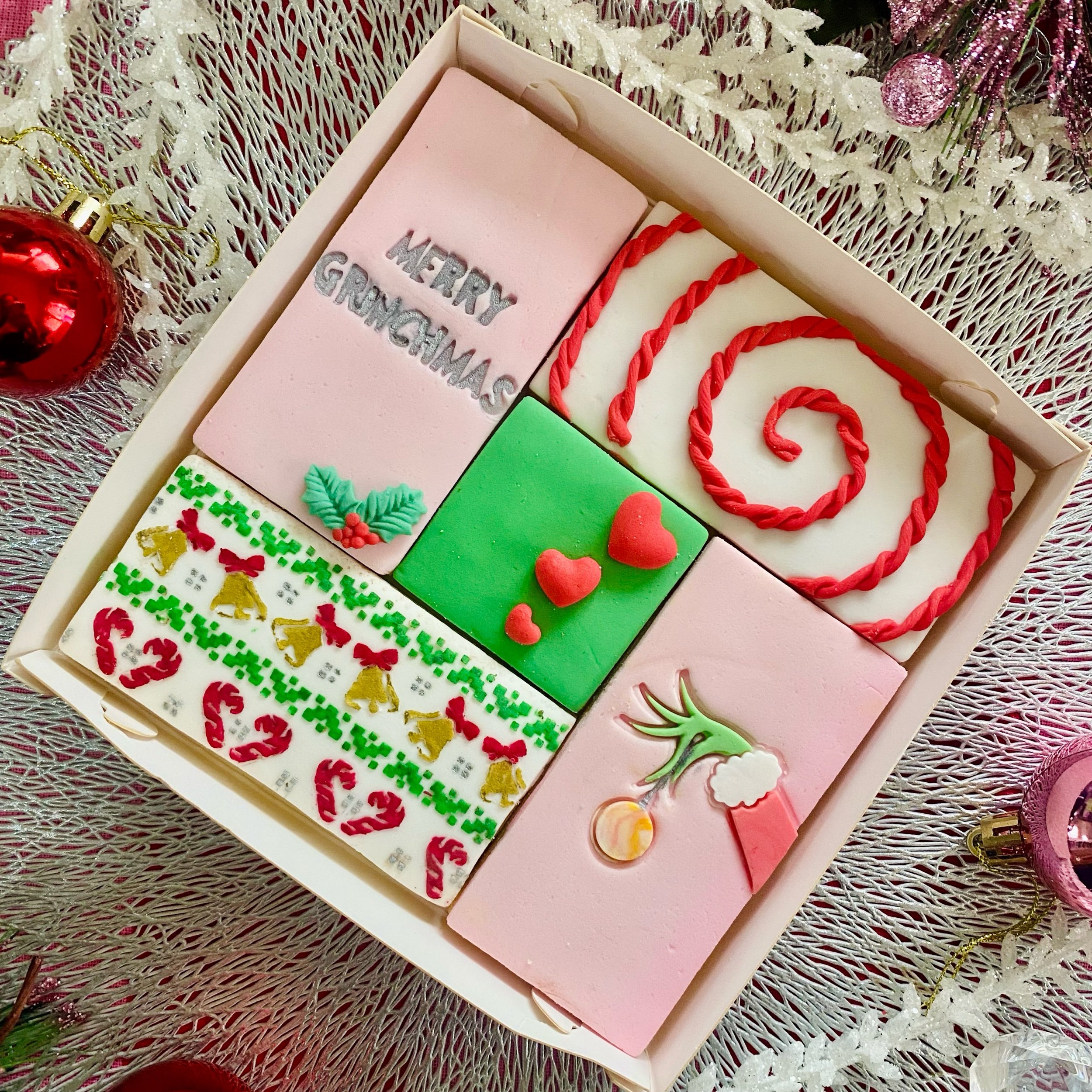 Mini Grinchy Christmas Cookie Box