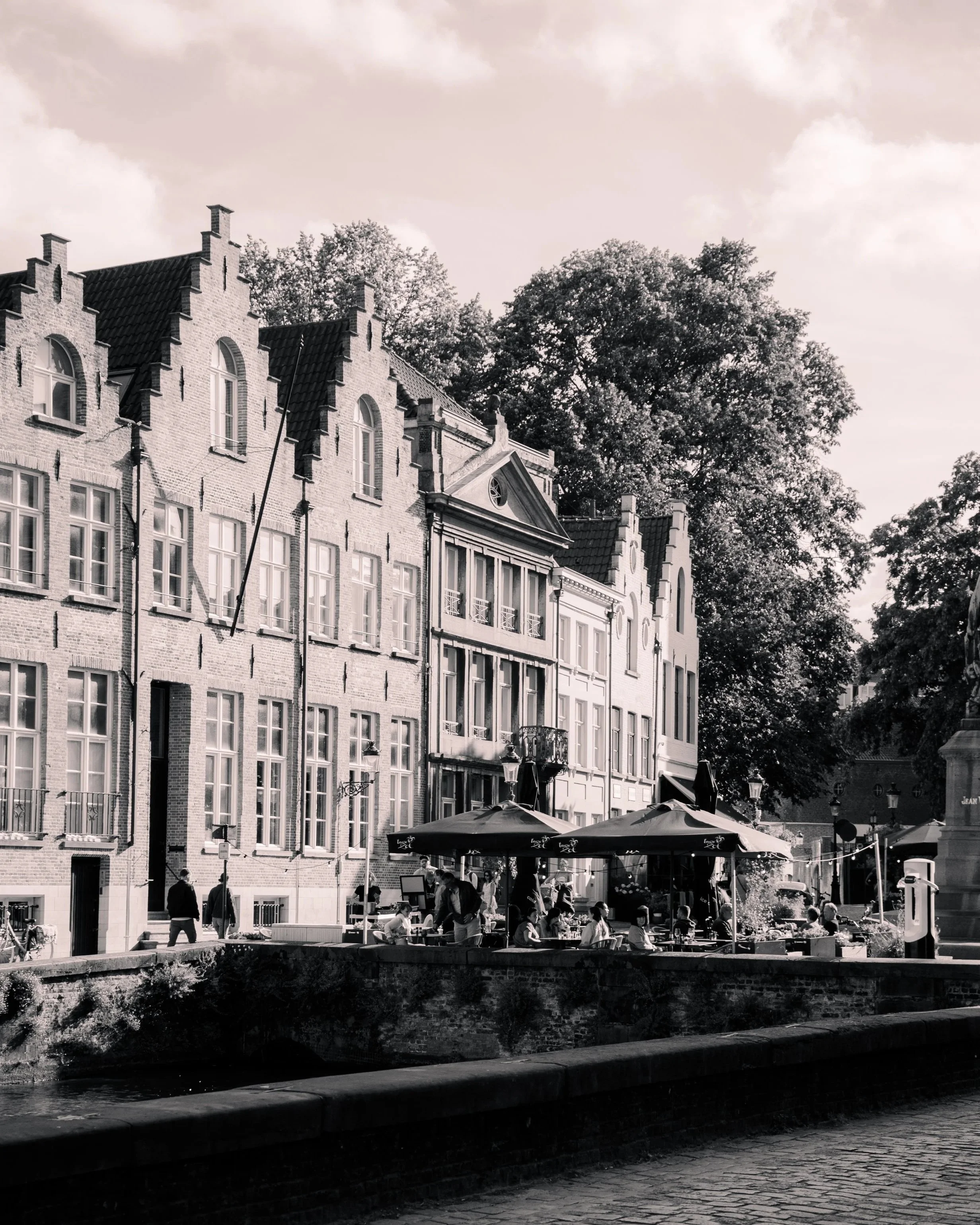 Bruges+hotel+square+cropped.jpg