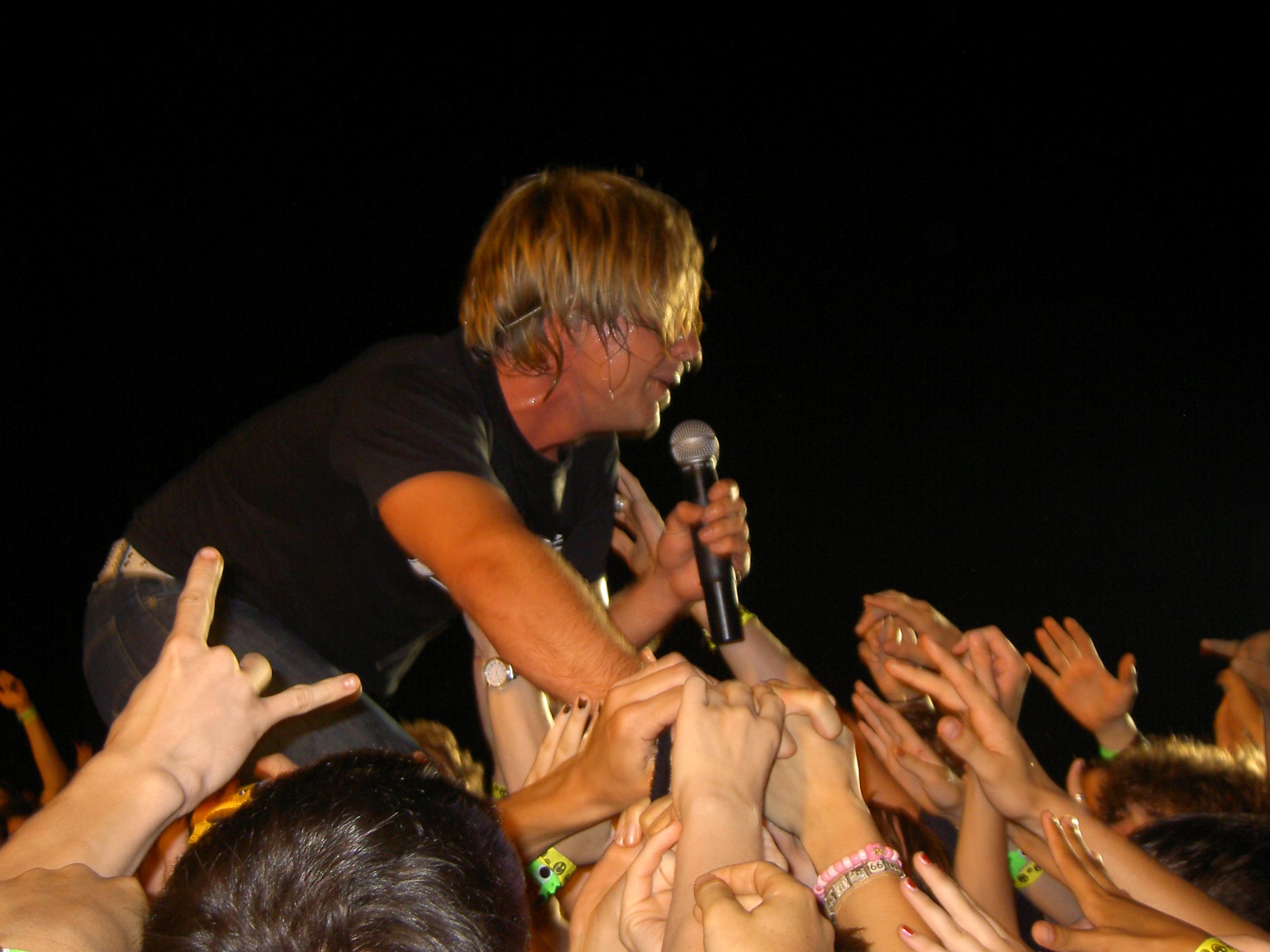 switchfoot-band-007.png
