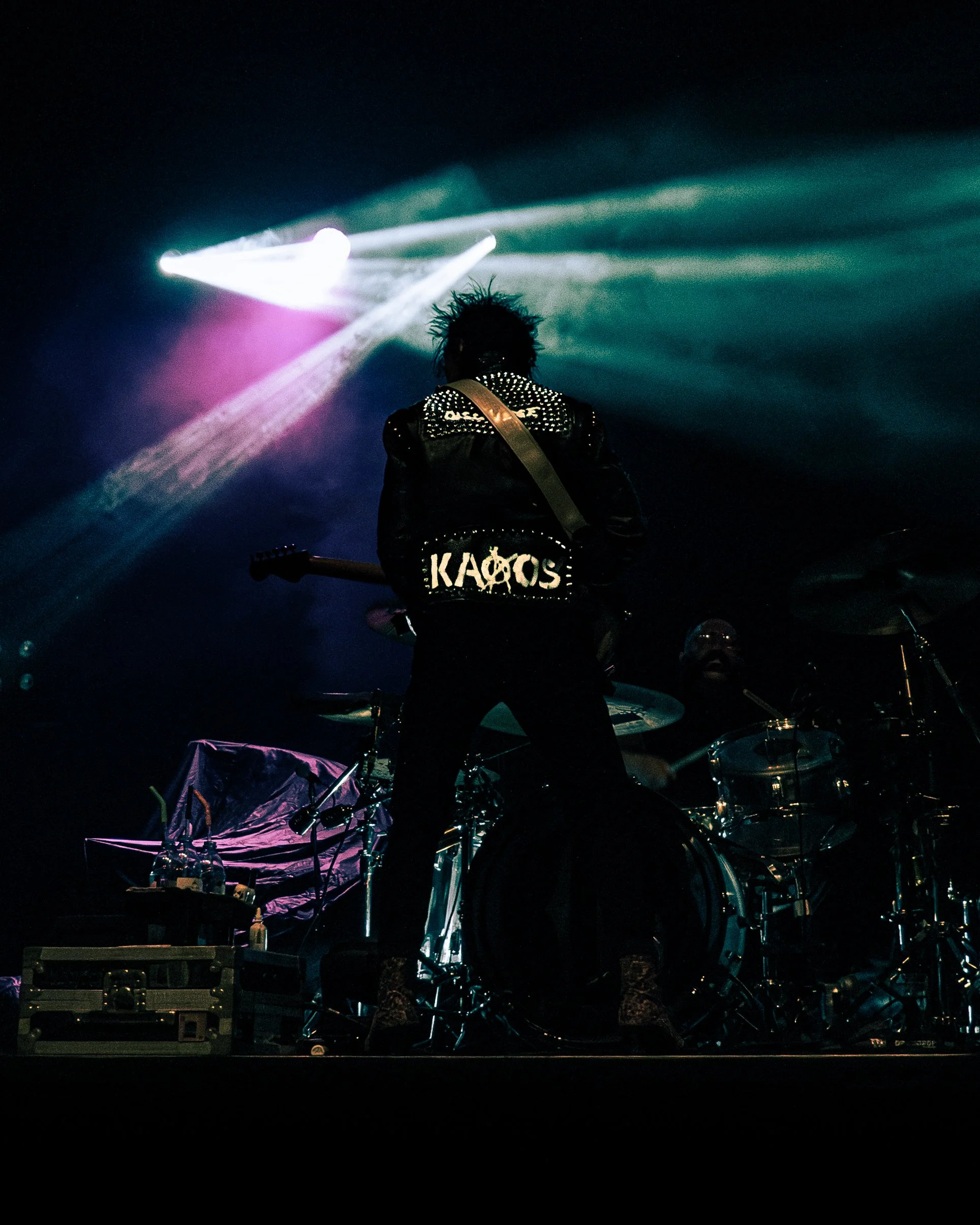boyslikegirls-1.jpg