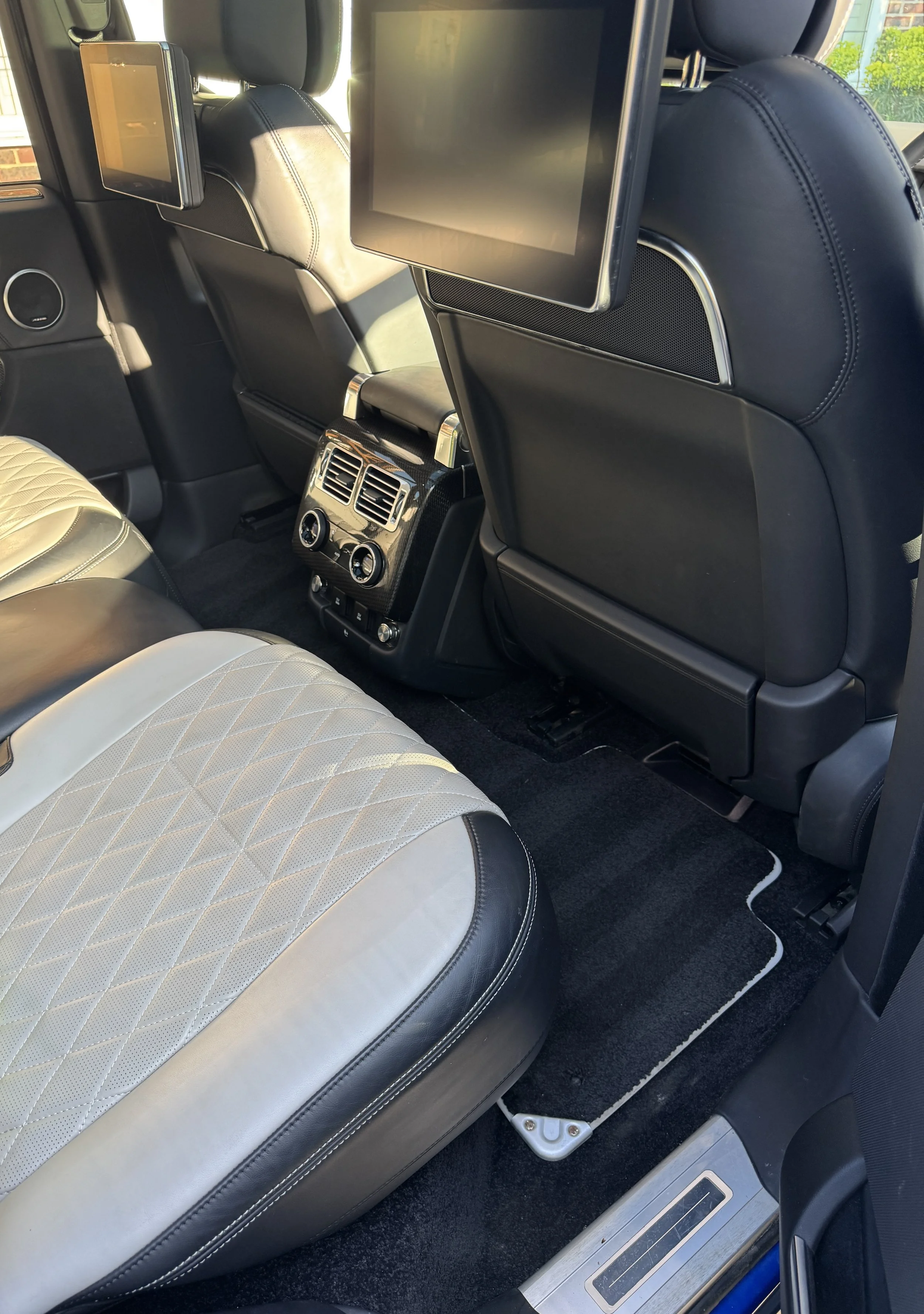 Range Rover car valeting in Surrey