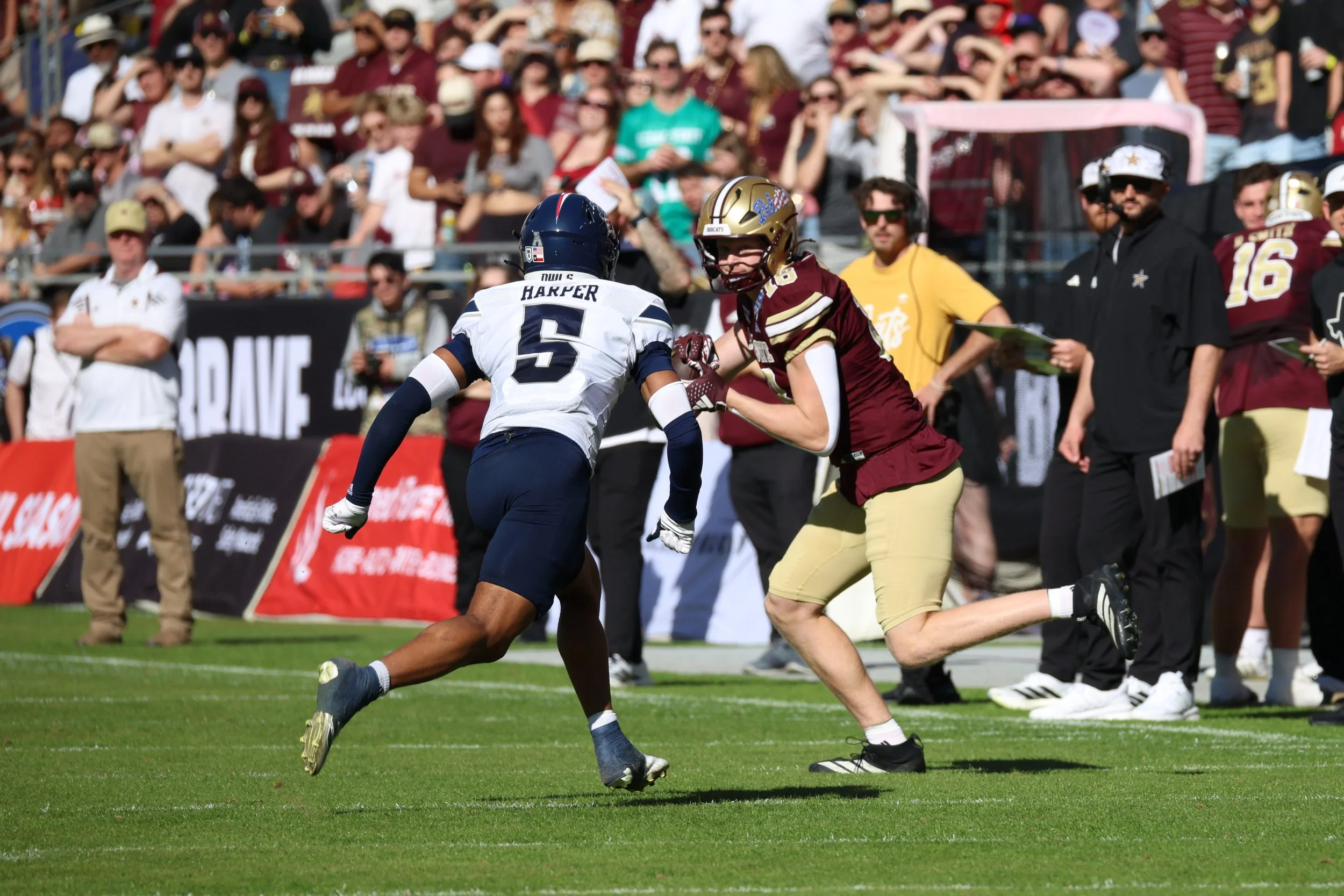 20260102 NCAAFB-ArmedForcesBowl-Owls@Bobcats-TH-30.JPG
