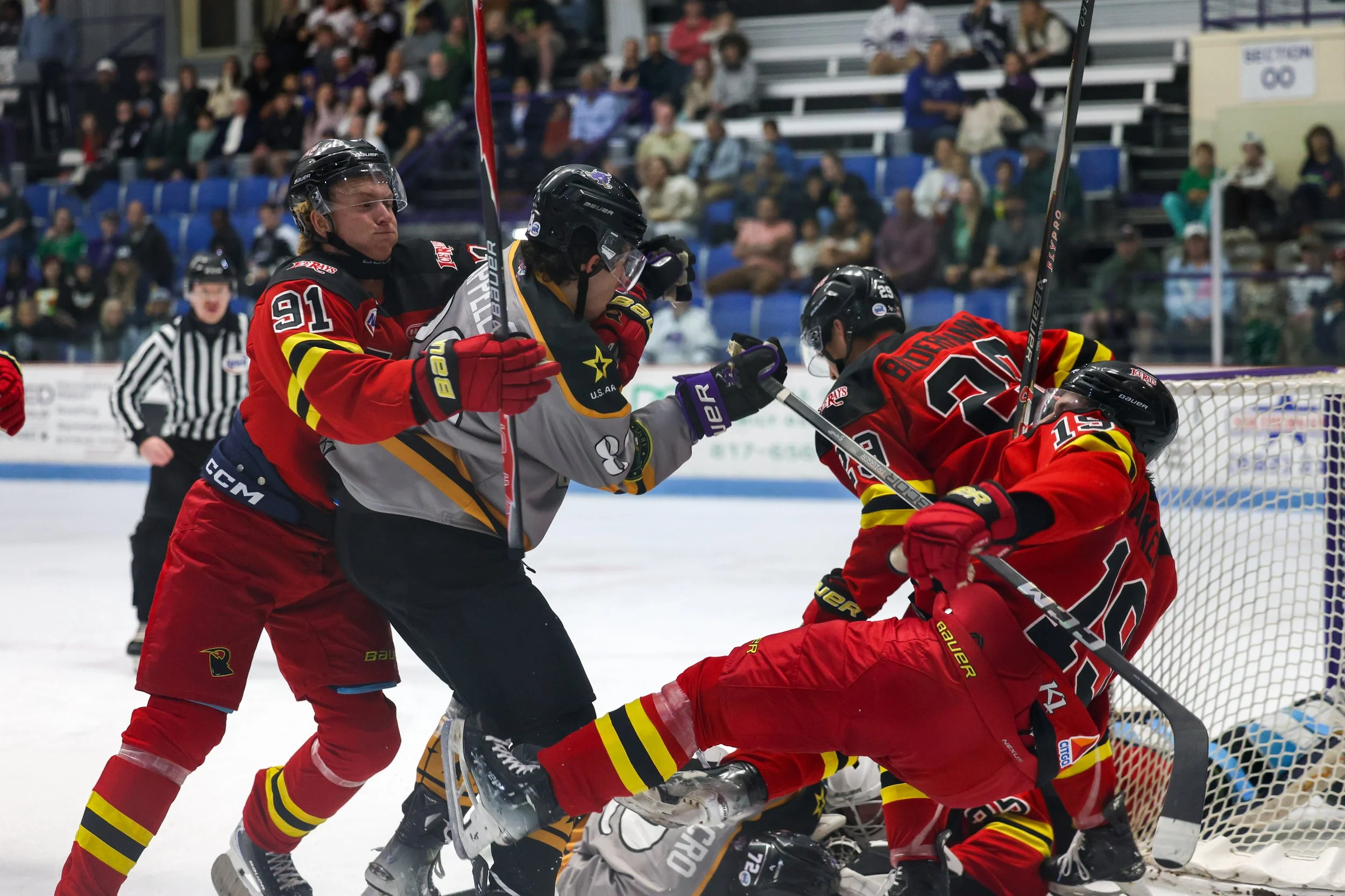 20251115 NAHL-ICERAYS@BRAHMAS-TH-{seqn}-12.jpg