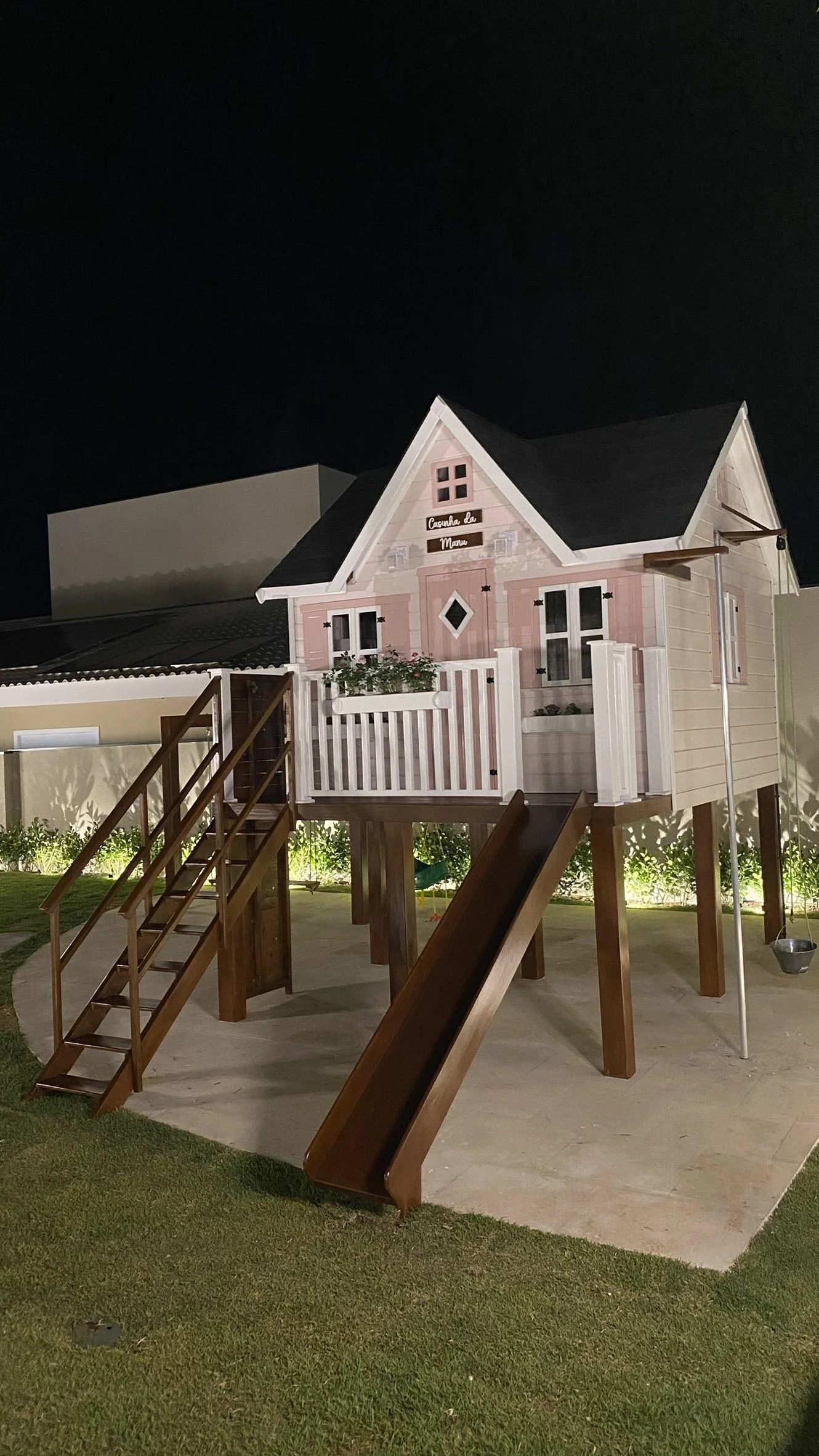 Casinha Colonial Americana Suspensa