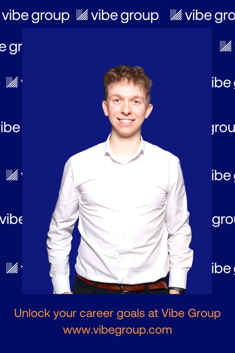 Le tirage au photobooth, dans le bleu de Vibe Group