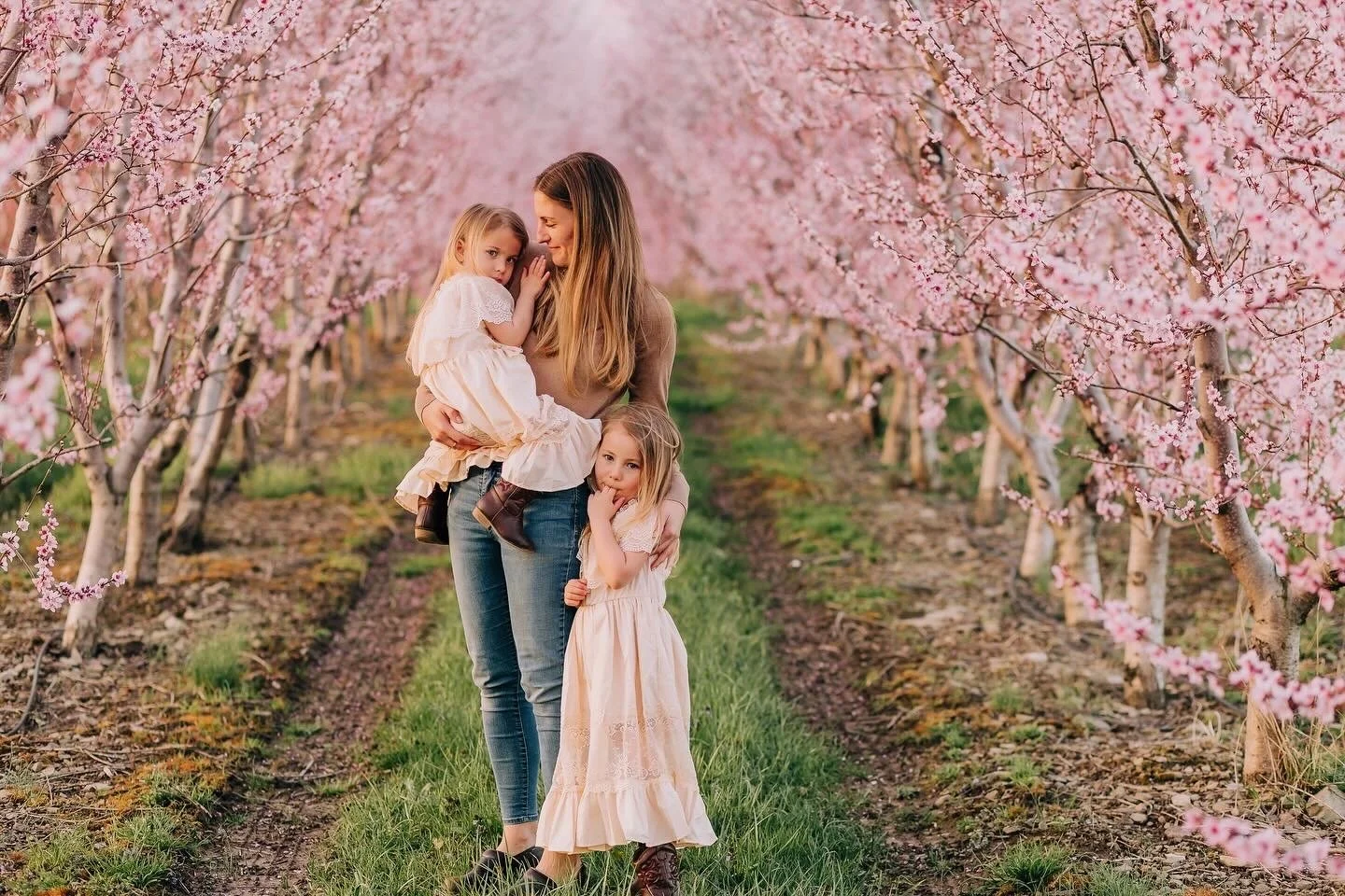 Carly Migliorelli and Daughters