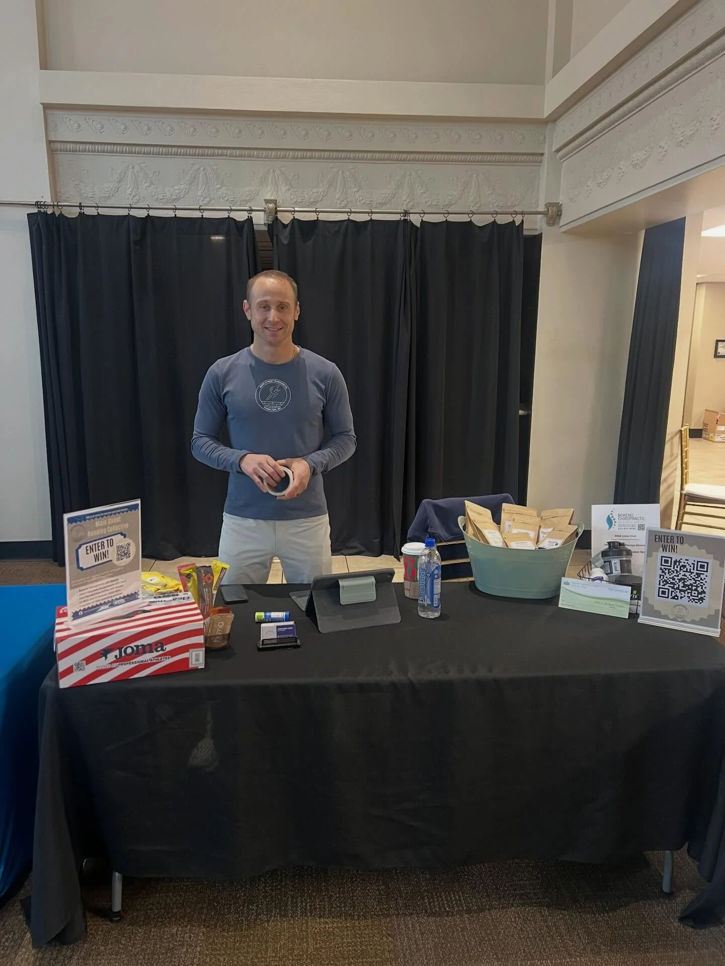 We had a great time yesterday at the @hamiltonturkeytrot race expo. Giving us the opportunity to engage with the local running/walking community and get some value added feedback.

We showed up in our first @bound.running shirts, raffle prizes from D