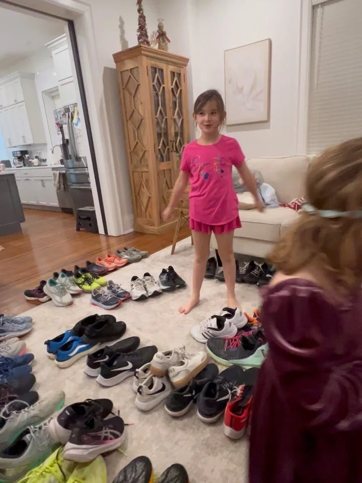 Your Tuesday PSA coming from Emma as a reminder to bring those old running and athletic shoes to the @hamiltonturkeytrot on Thursday!

We had a great turnout at the expo this past weekend, filling 5 large bags of shoes that will be re-purposed! We wi