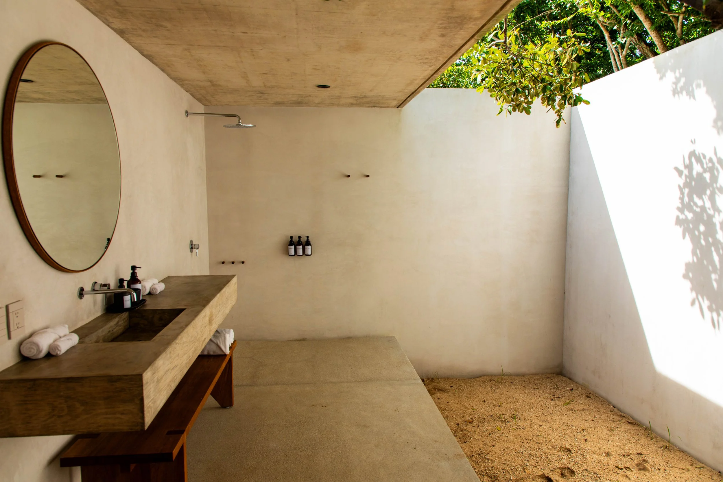 Take a shower in the open nature with privacy