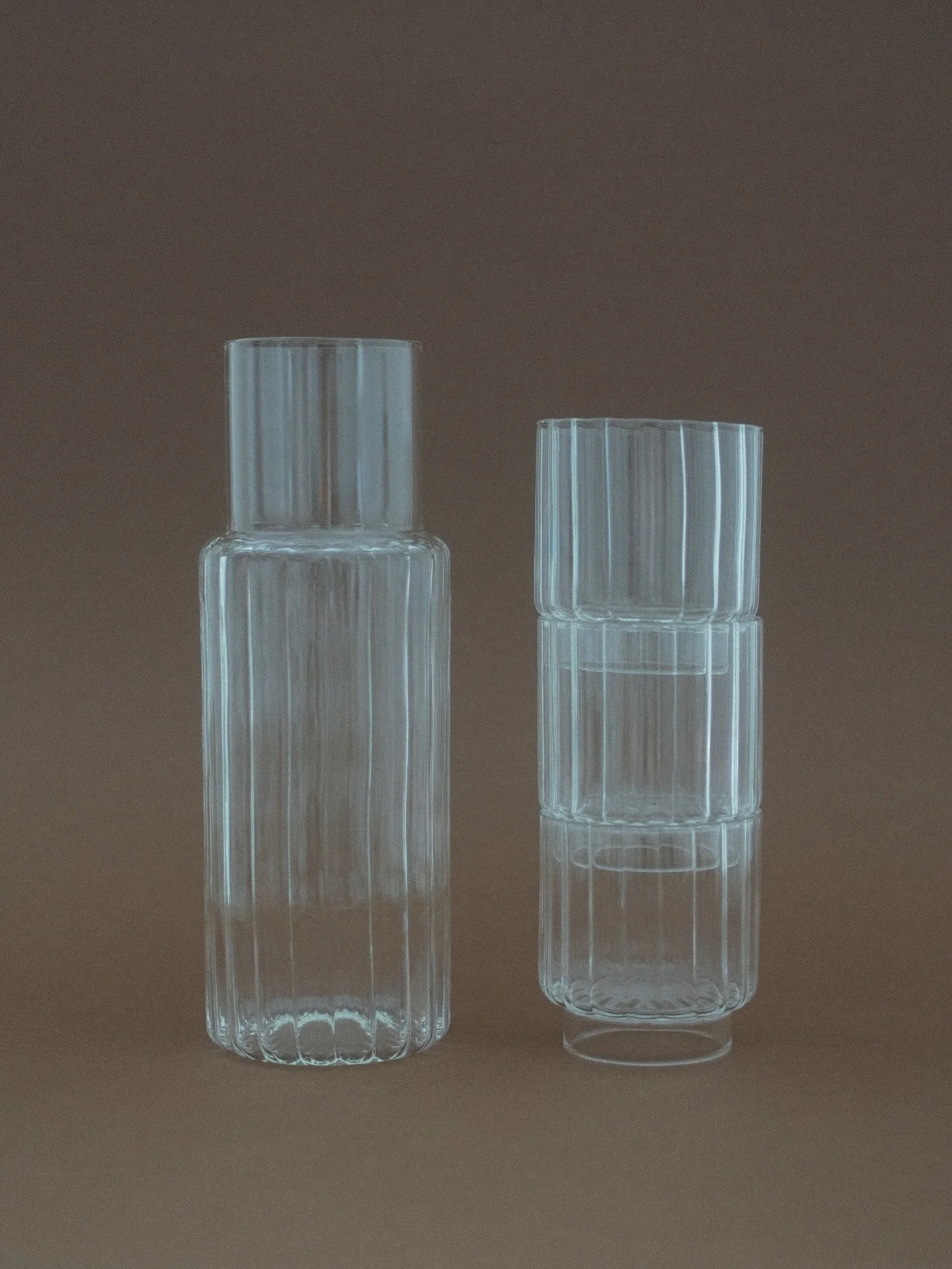 A water carafe and glasses. A familiar presence on any table around the world.
This is my version: Pillar