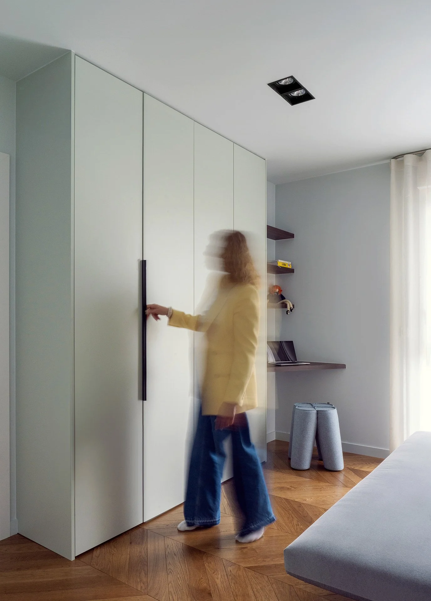 Dressing sur mesure vert clair — appartement Rocky Yutz · rénovation résidentielle Mélanie Trinkwell