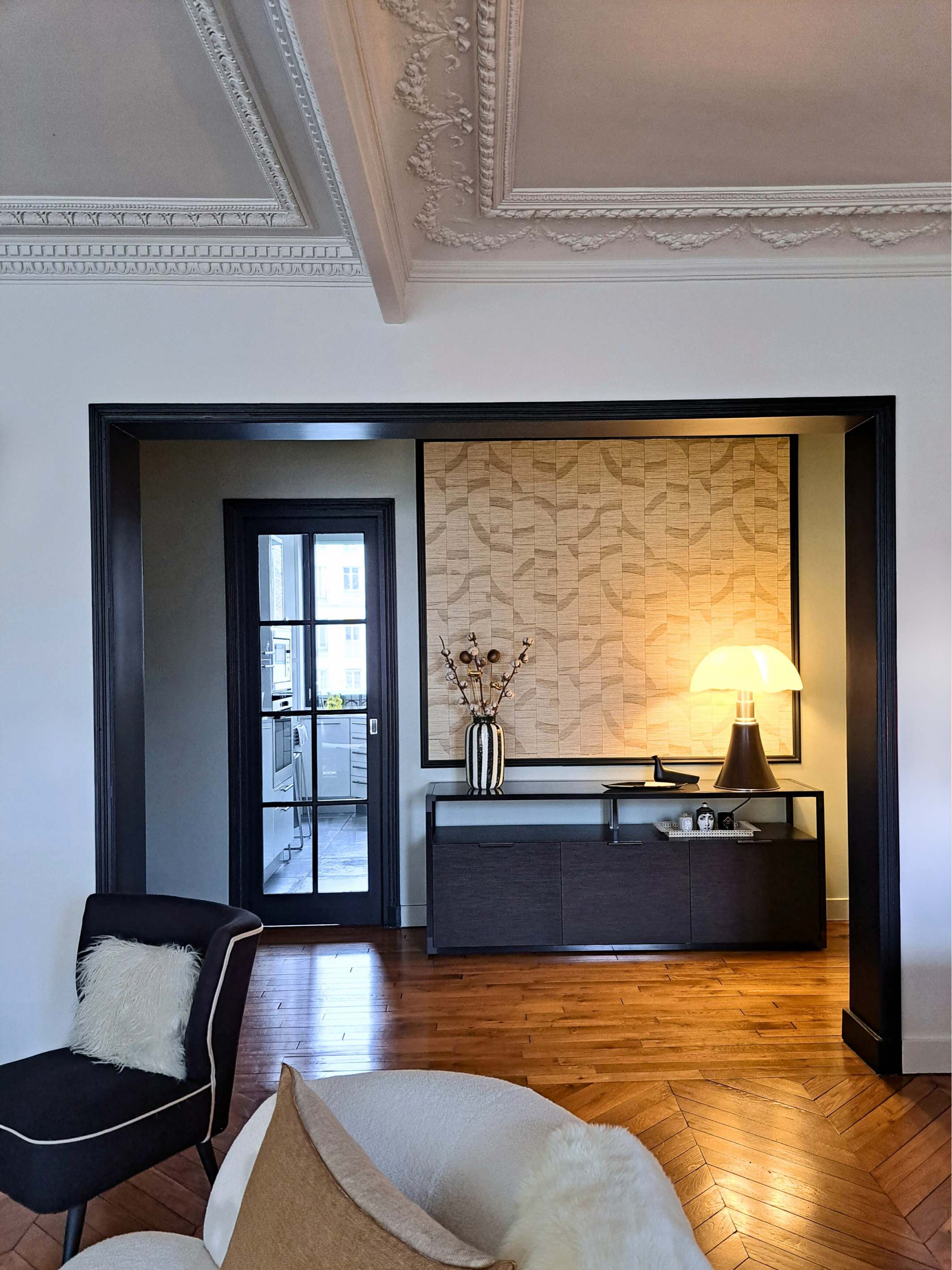 Détail papier peint géométrique Nobilis appartement Eugénie Vincennes · Mélanie Trinkwell Studio