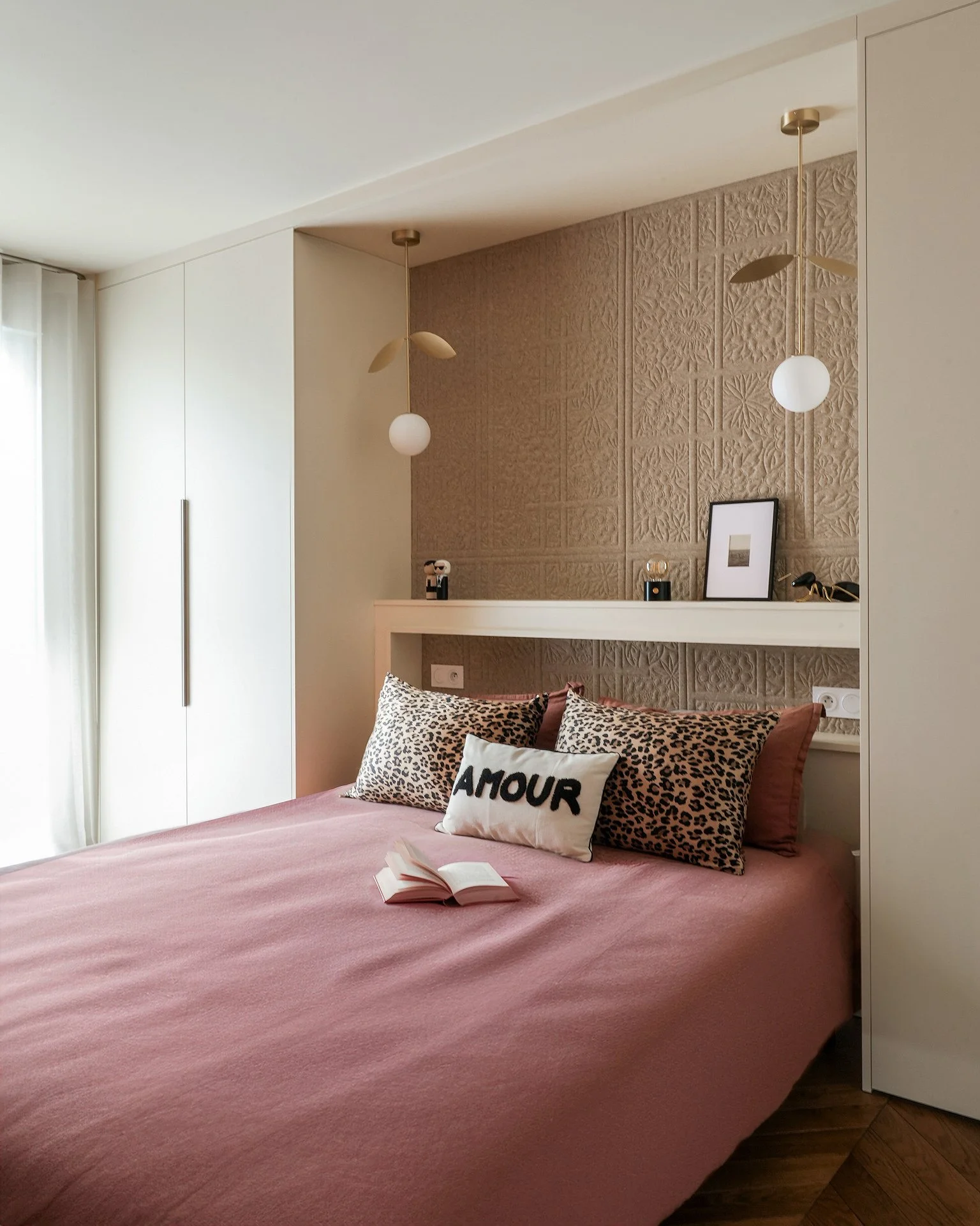 Chambre mauve appartement Rocky Yutz — couleur signature · Mélanie Trinkwell Studio
