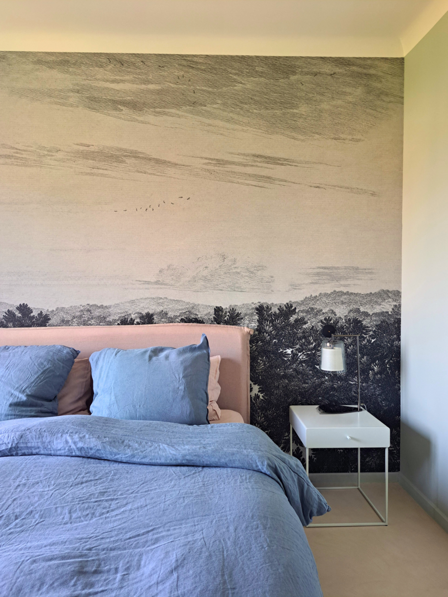 Chambre papier peint panoramique paysage — maison Dora Luxembourg · Mélanie Trinkwell