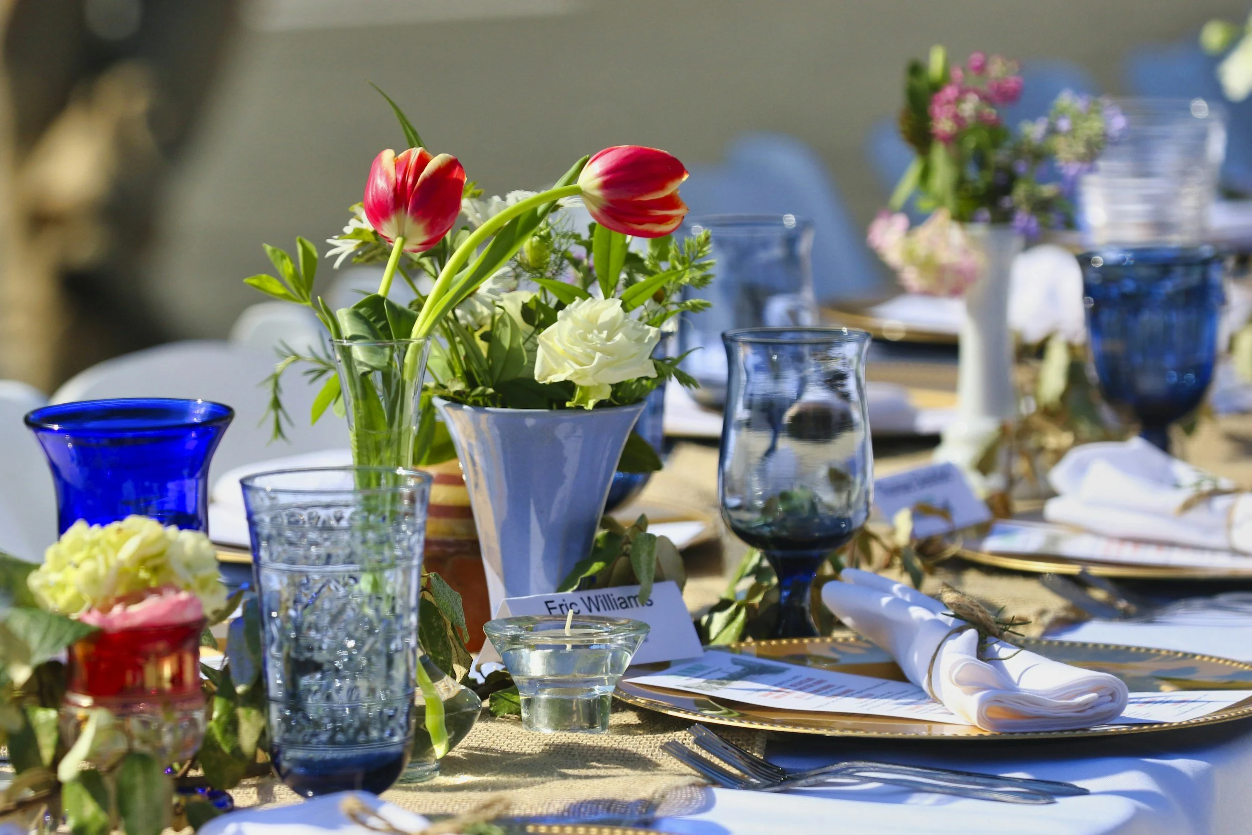 elegant table setting for parties