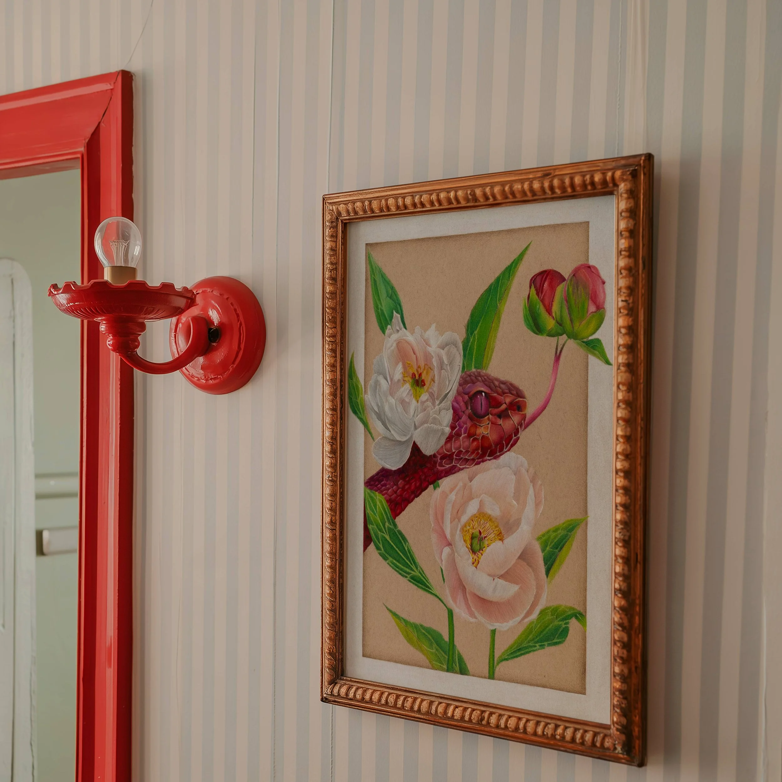 084 FRAME MOCKUP.jpg