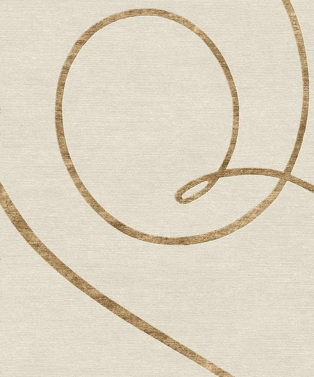 Close-up d'une nappe beige avec un décor en lignes marron formant un motif abstrait.