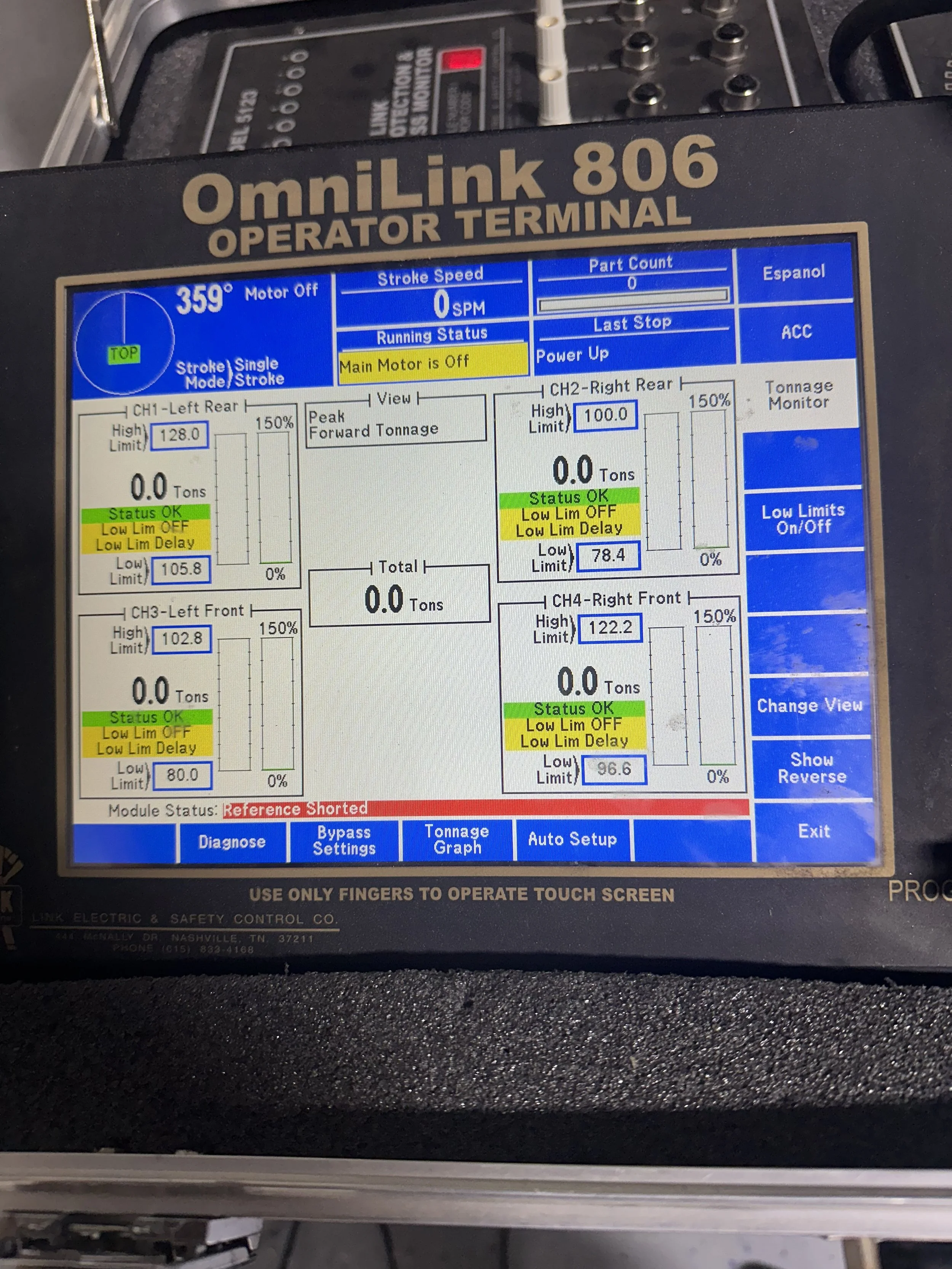 Screen display of an OmniLink 806 operator terminal showing system status, with some modules highlighted as OK and others indicating a reference shortened error.