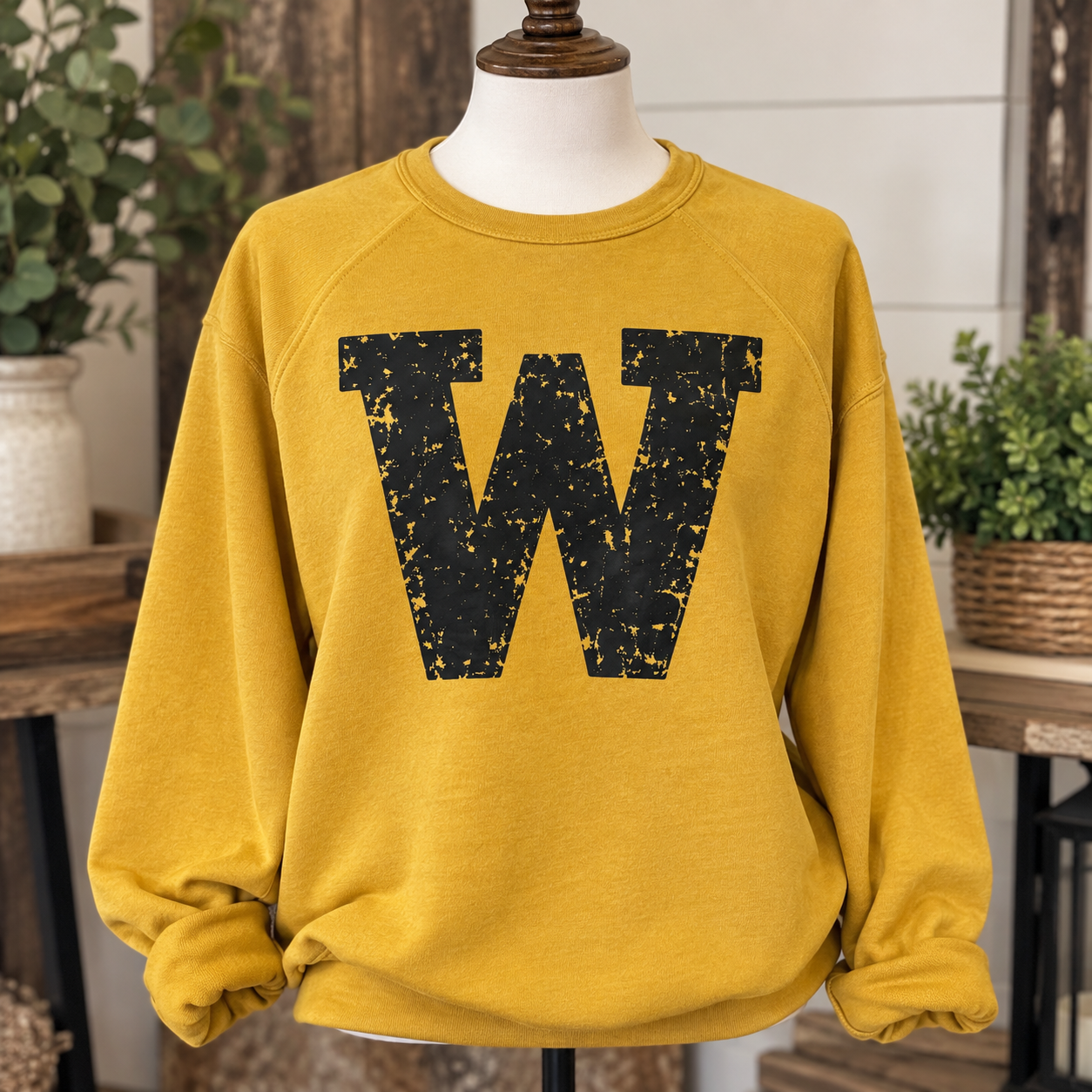 Vintage Woodson W | Sweatshirt & Hoodie 🖤💛