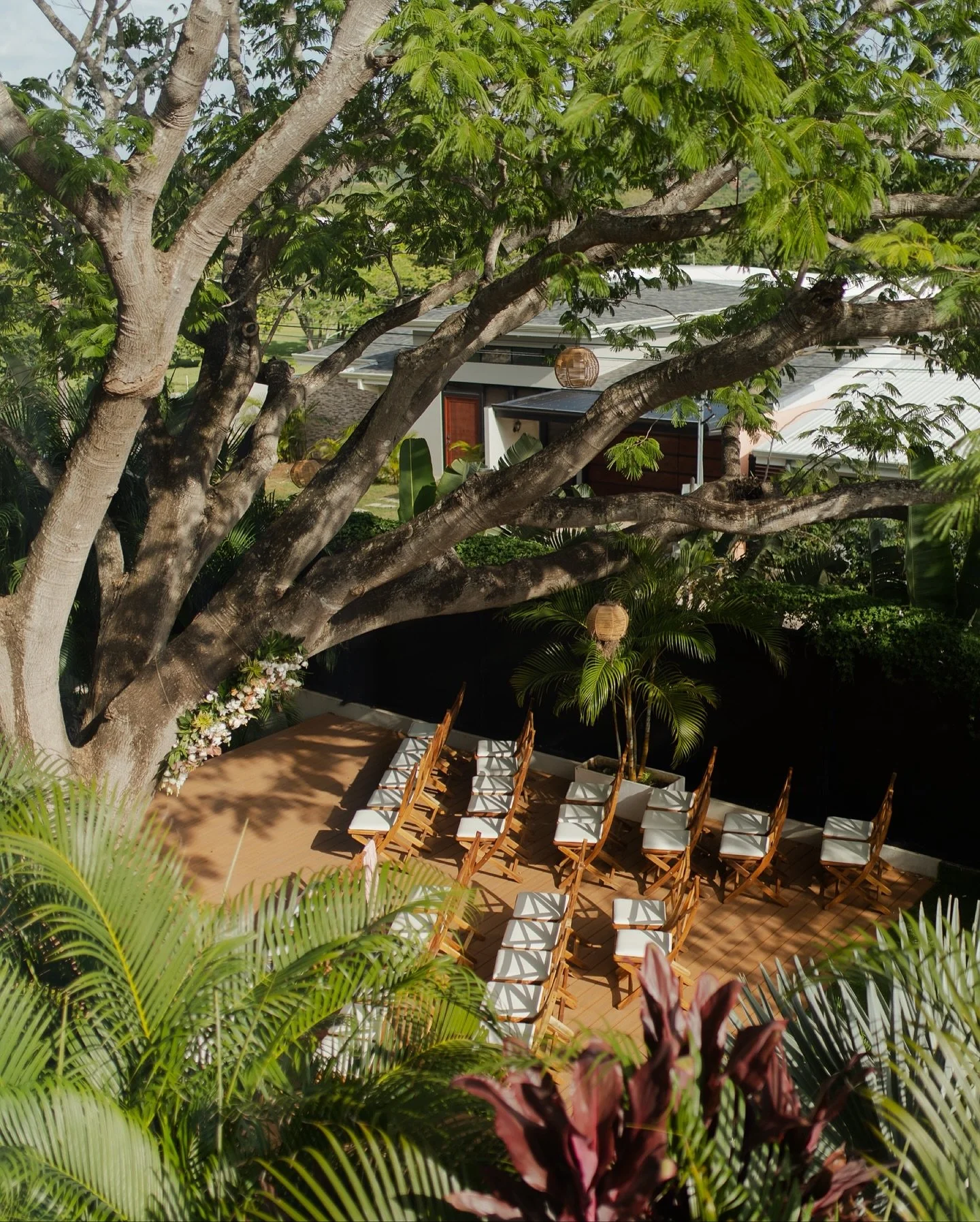 Details 💫 siempre siempre cubrir la boda es ver cada detalle y siempre me aseguro de que quede todo, mas durante el getting ready, qu&eacute; r&aacute;pido pasa el tiempo, ya viene el verano de nuevo 😍 y con eso muchas fotos

aguaecoco.com
.
.
.
#c