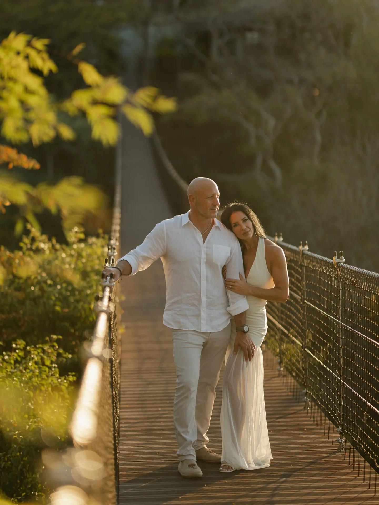 Shannon &amp; Anthony || celebrando su compromiso en Costa Rica y sin prisa, solo ellos siendo ellos y es que siempre se los digo en las sesiones de pareja &ldquo;vayan y se aman&rdquo; esa naturalidad y la luz natural del atardecer siempre ayuda ✨📸