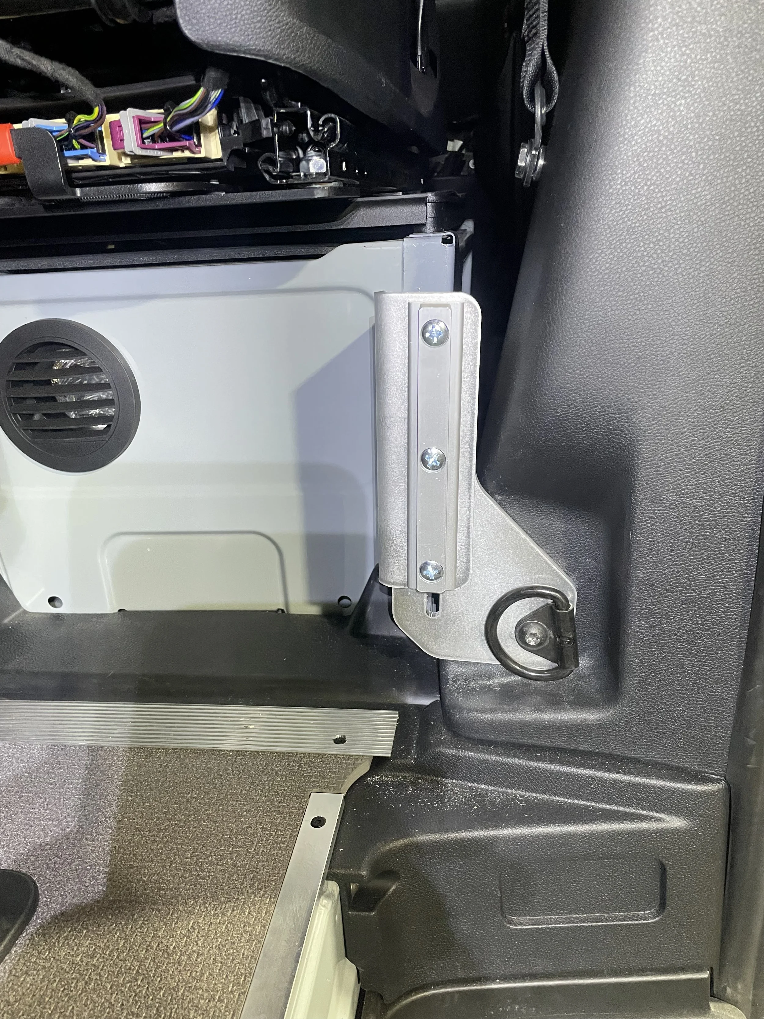 No-Drill Lagun Mount (Sprinter B-Pillar)