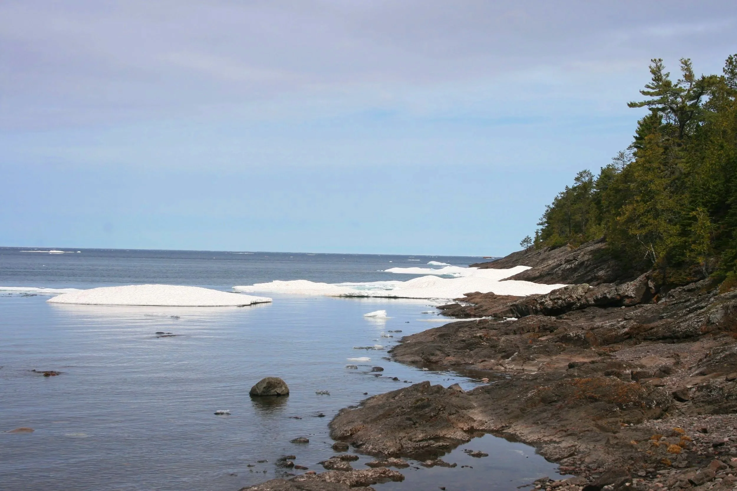 Lake+Superior+shoreline+May+10+-+20115.jpg